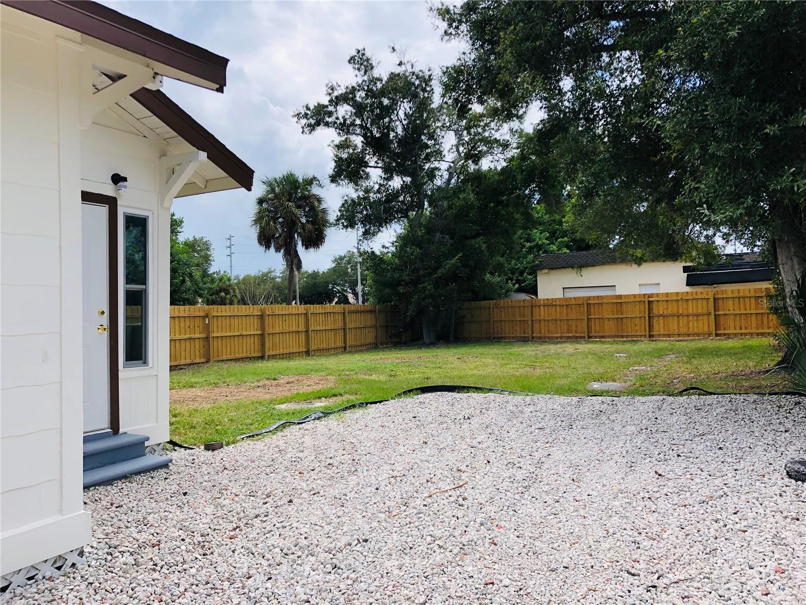 908 VINE AVE — photo 29