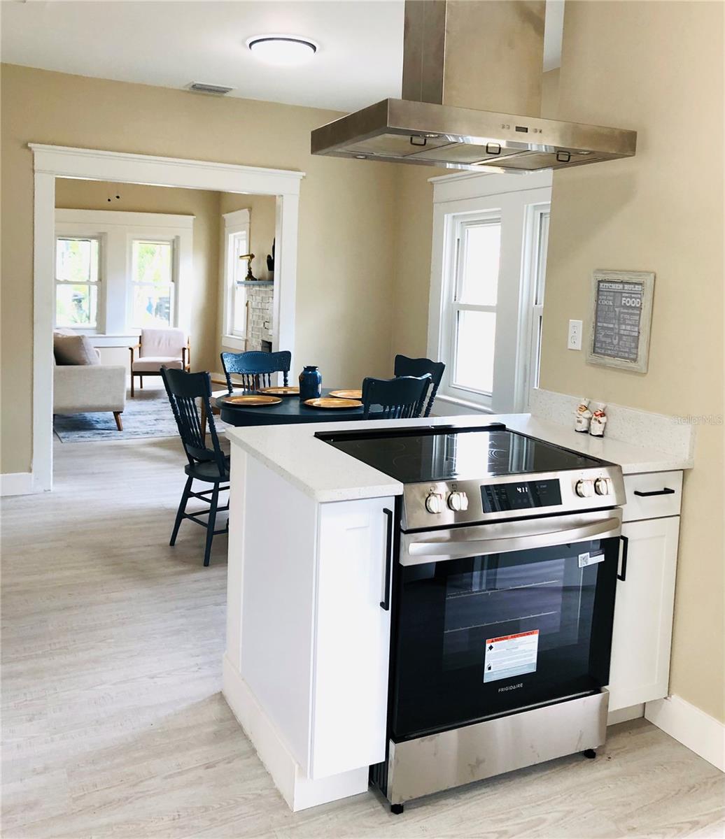 908 VINE AVE — photo 10