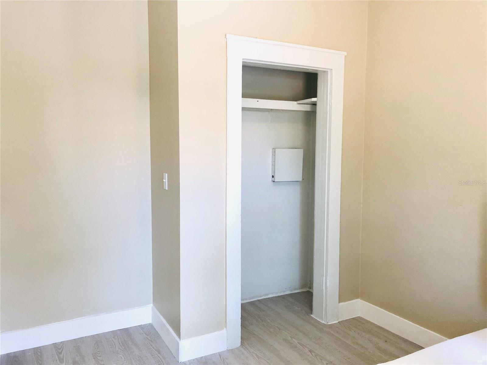 908 VINE AVE — photo 24