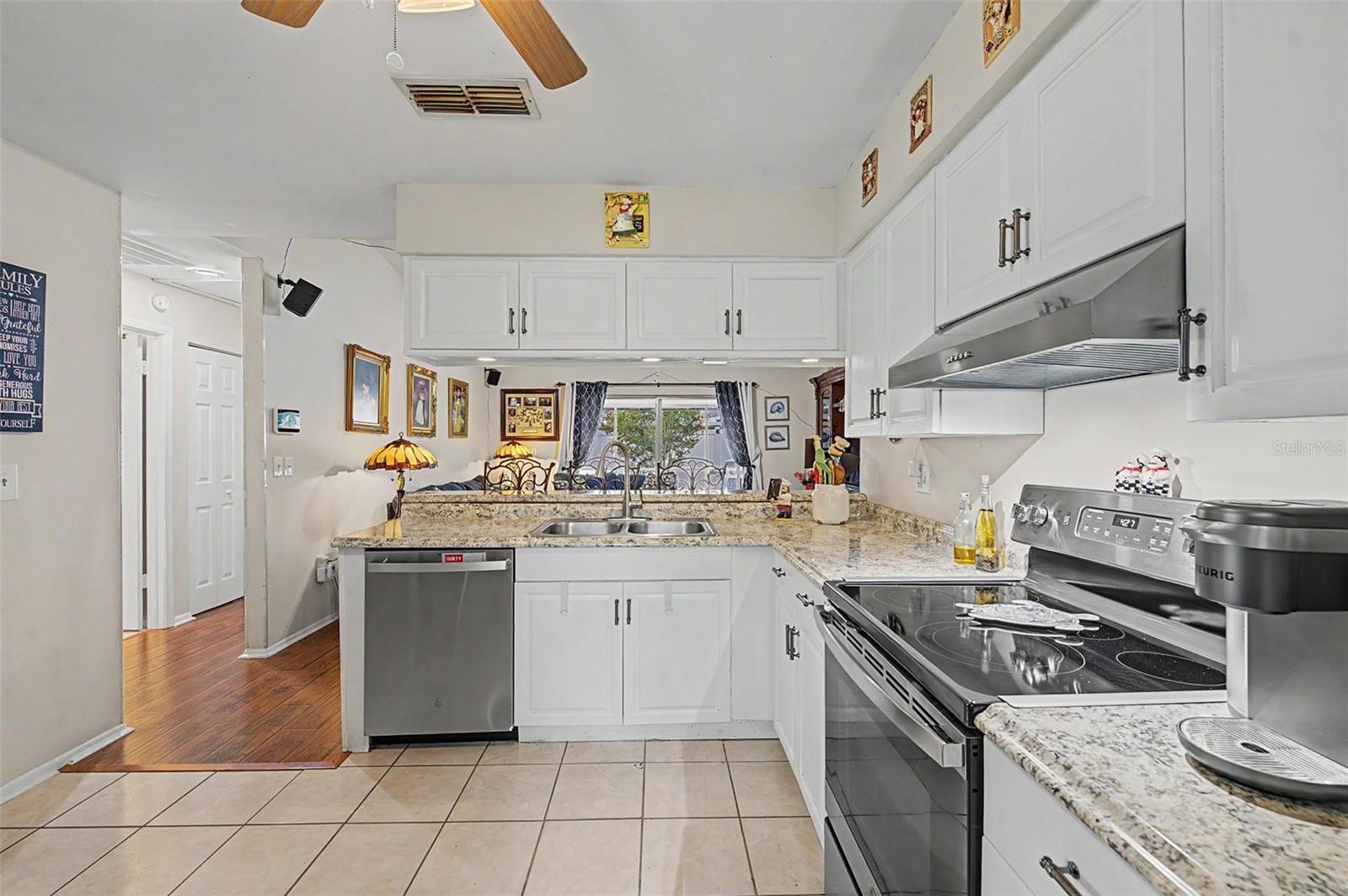 1004 COOLWOOD PL — photo 11