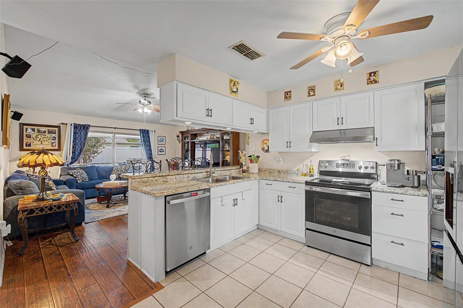 1004 COOLWOOD PL — photo 10