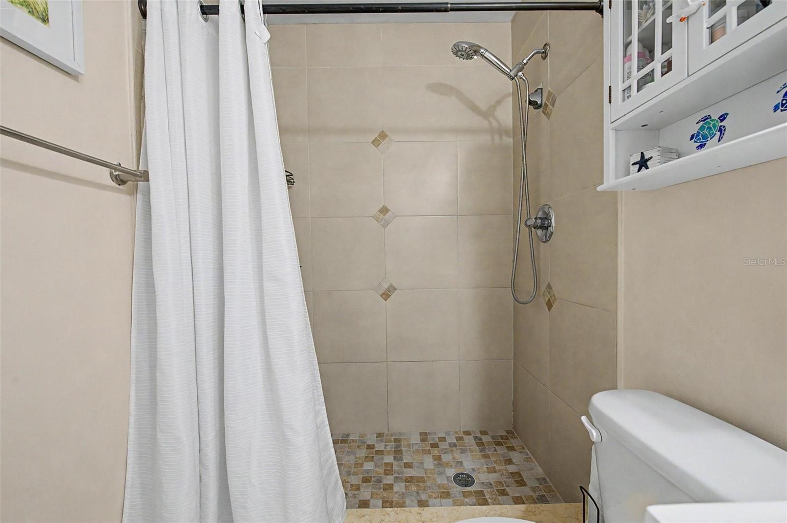 1004 COOLWOOD PL — photo 23