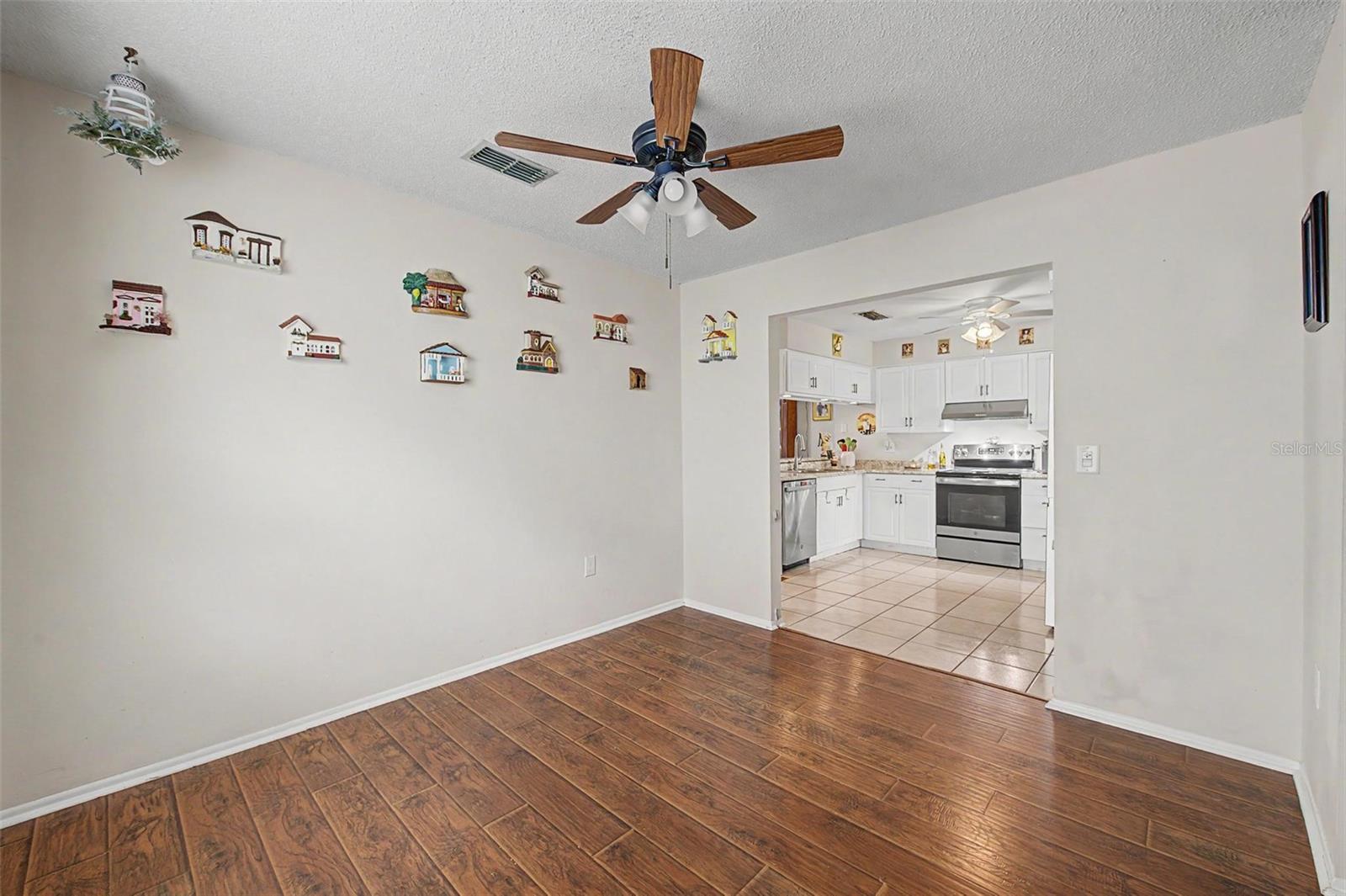 1004 COOLWOOD PL — photo 8