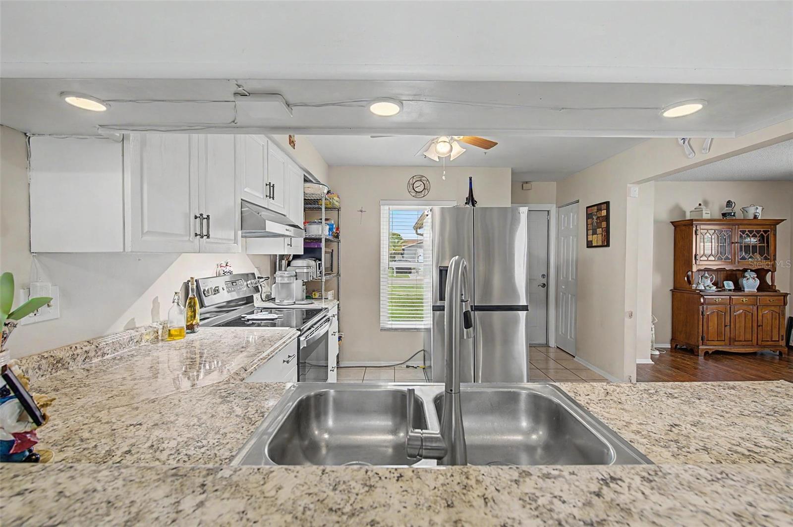 1004 COOLWOOD PL — photo 14