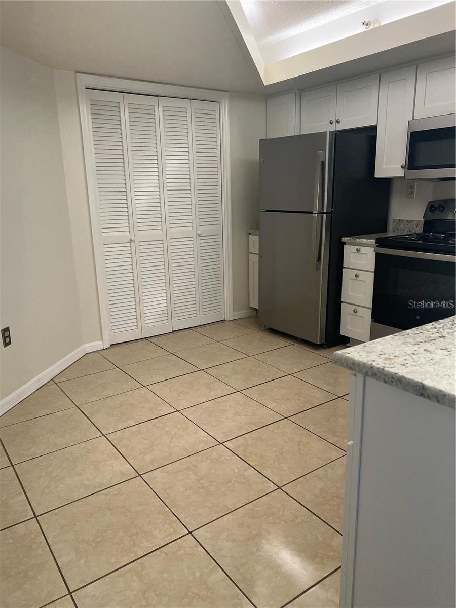 690 ISLAND WAY #208 — photo 26