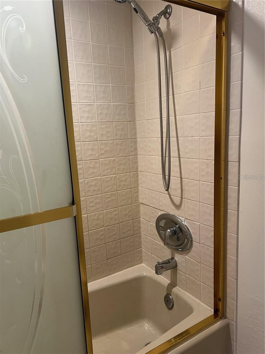 690 ISLAND WAY #208 — photo 11
