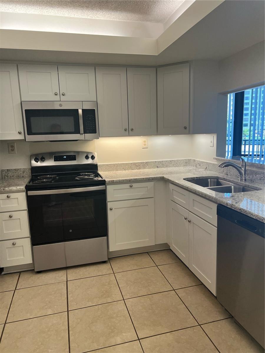 690 ISLAND WAY #208 — photo 24