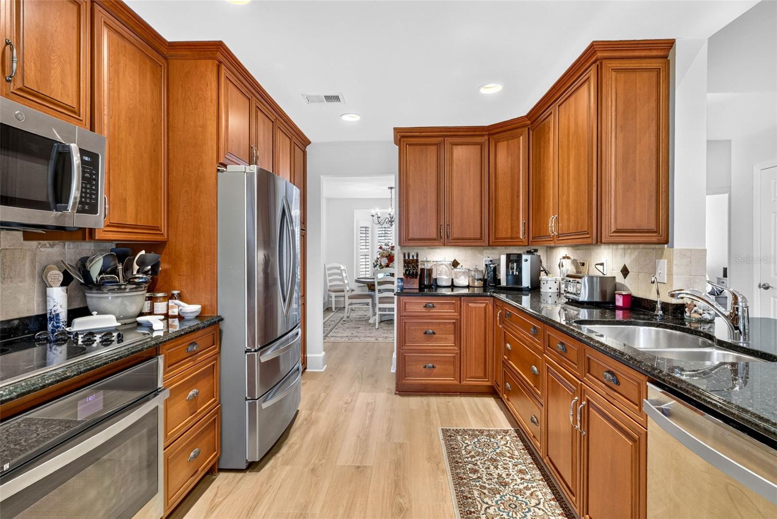 7217 RIDGEPORT DR — photo 9