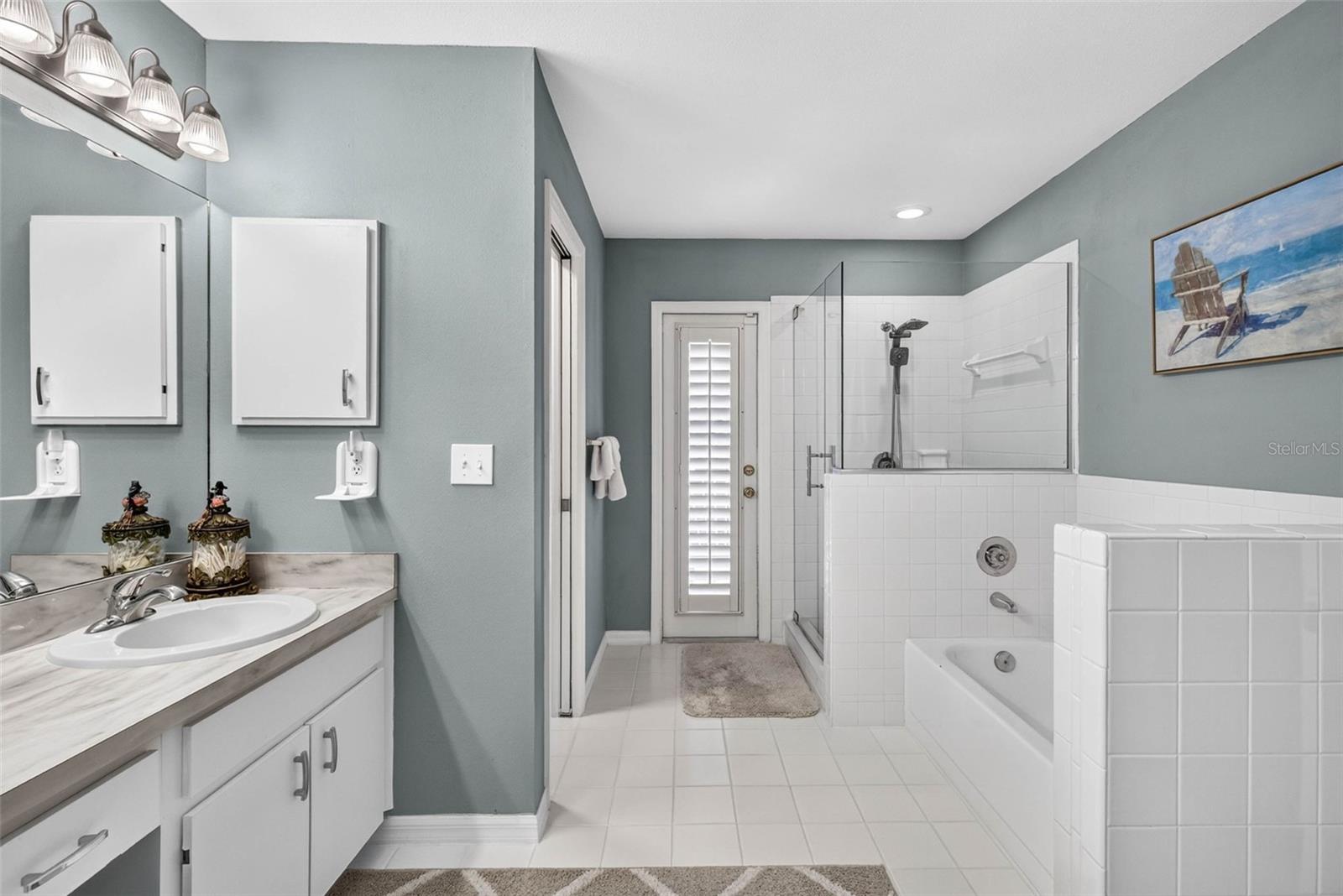 7217 RIDGEPORT DR — photo 16
