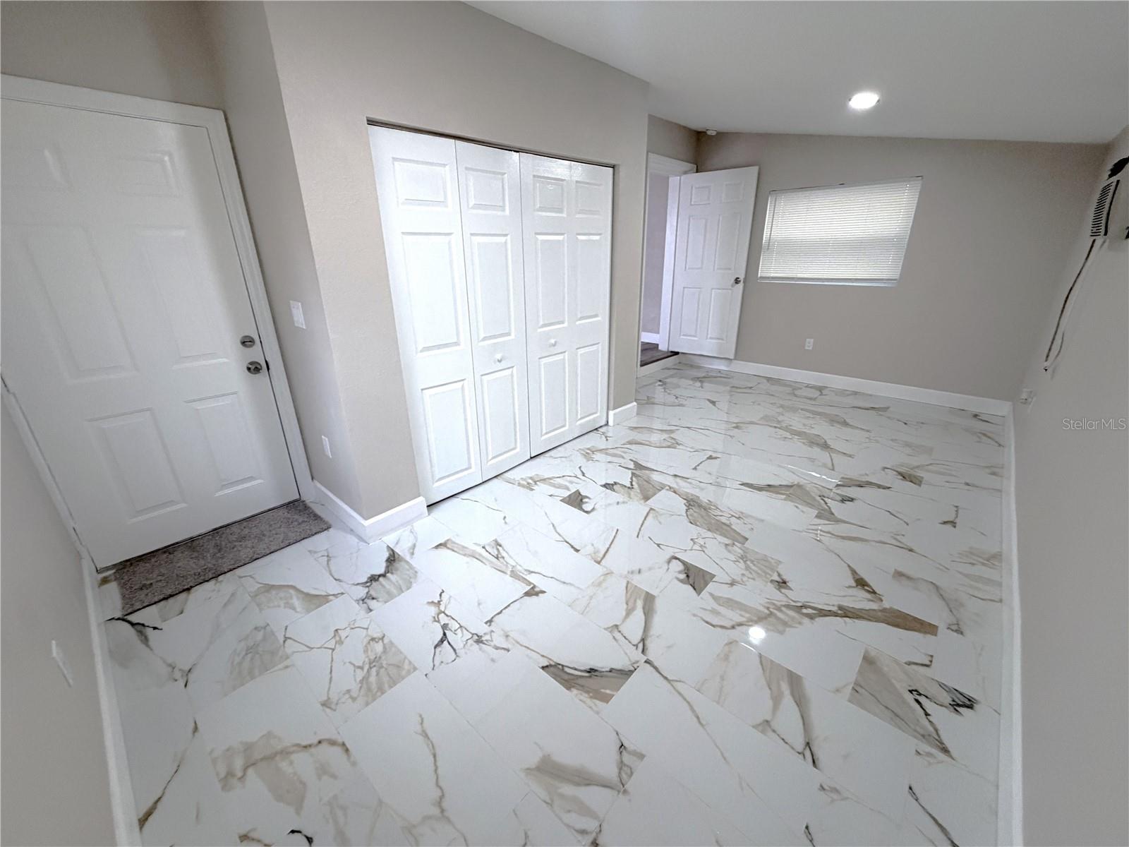 927 LAKEWOOD AVE — photo 12