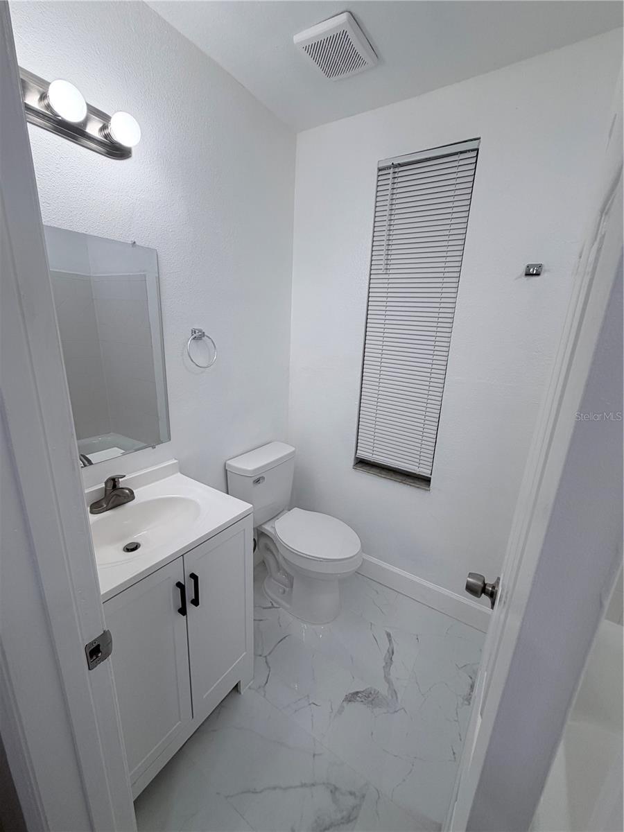 927 LAKEWOOD AVE — photo 10