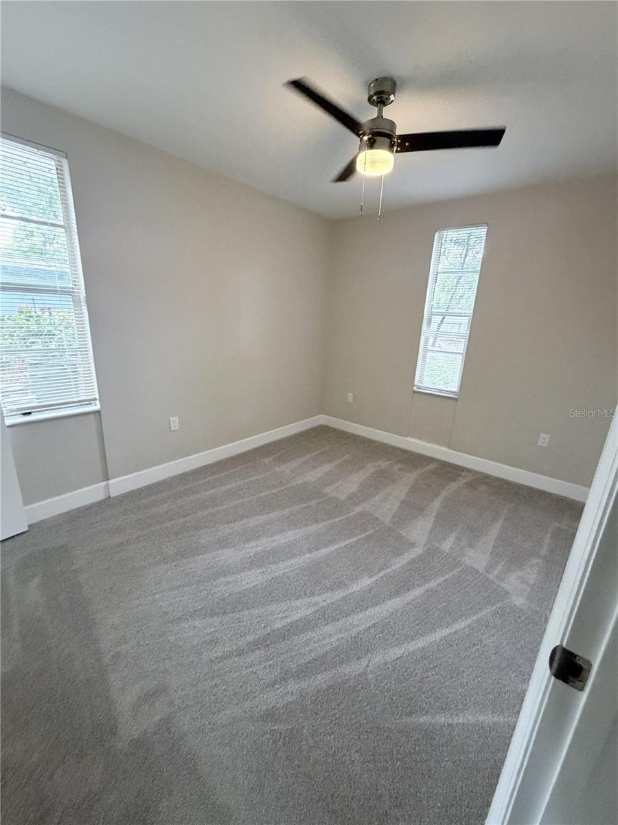 927 LAKEWOOD AVE — photo 6