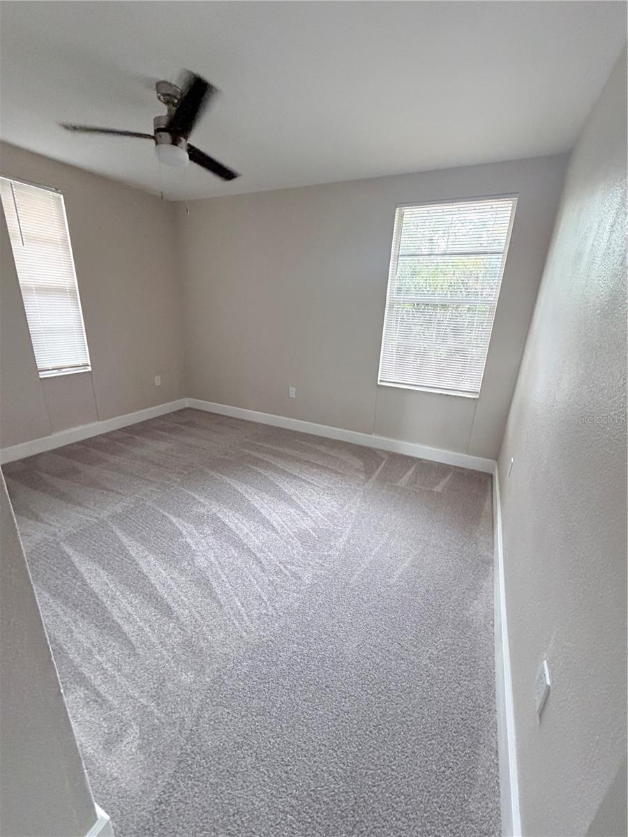 927 LAKEWOOD AVE — photo 11
