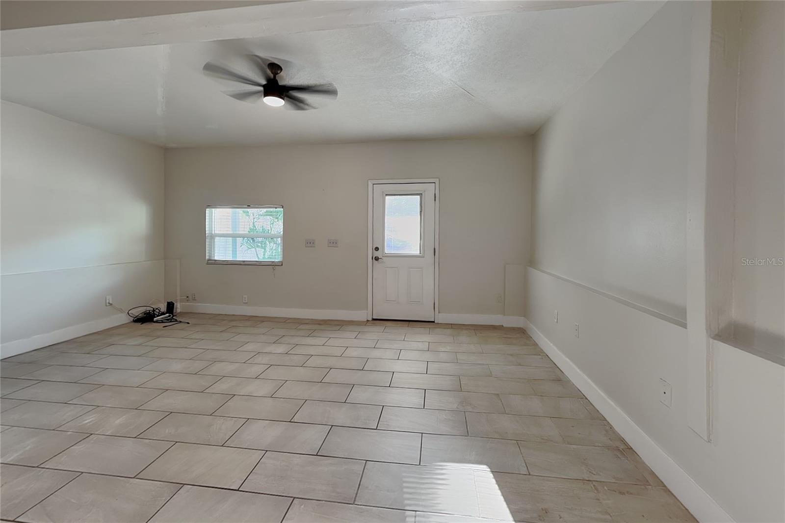3801 1/2 W PALMIRA AVE — photo 2