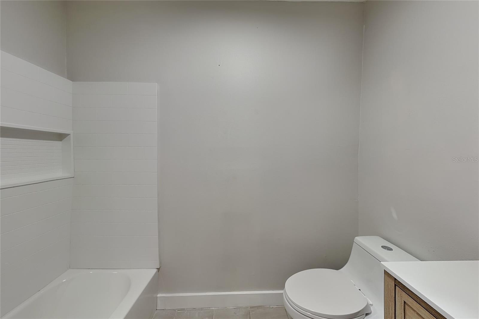 3801 1/2 W PALMIRA AVE — photo 9