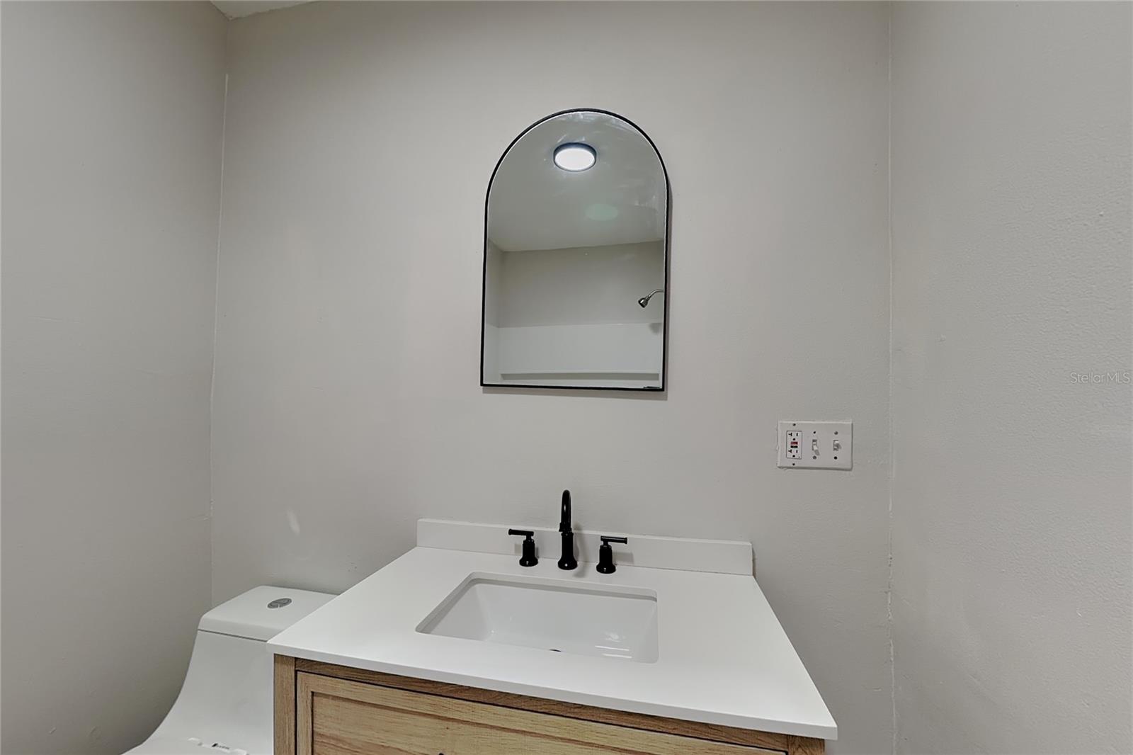 3801 1/2 W PALMIRA AVE — photo 8