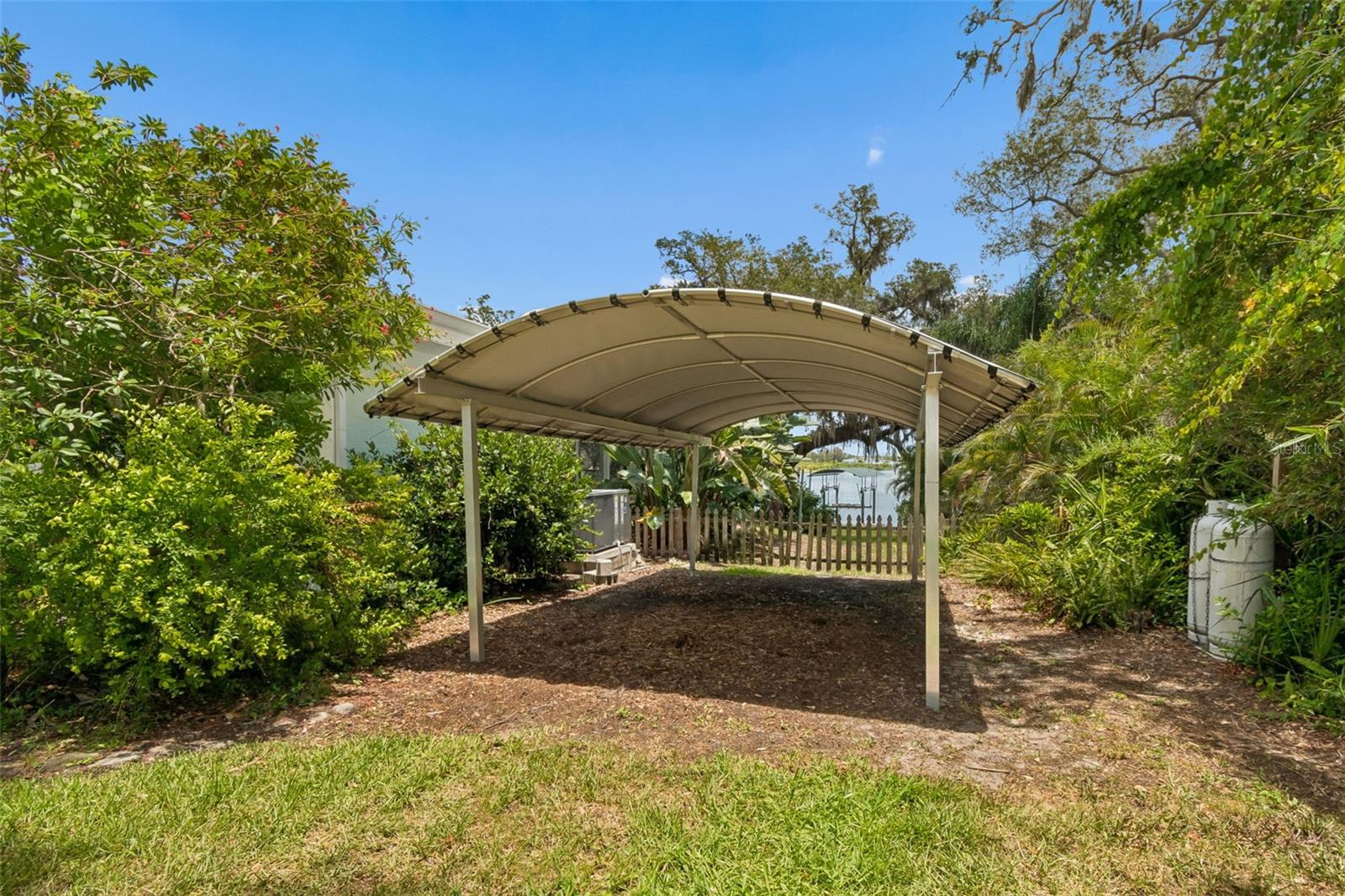 904 BAYSHORE DR — photo 56