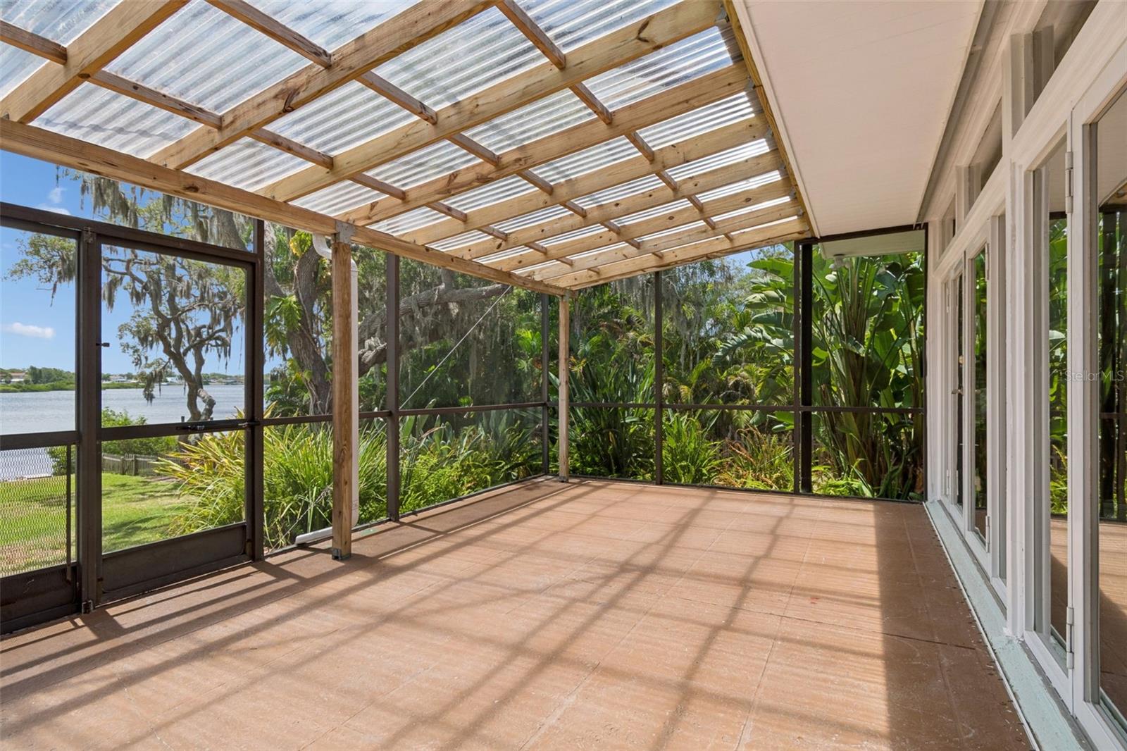 904 BAYSHORE DR — photo 45