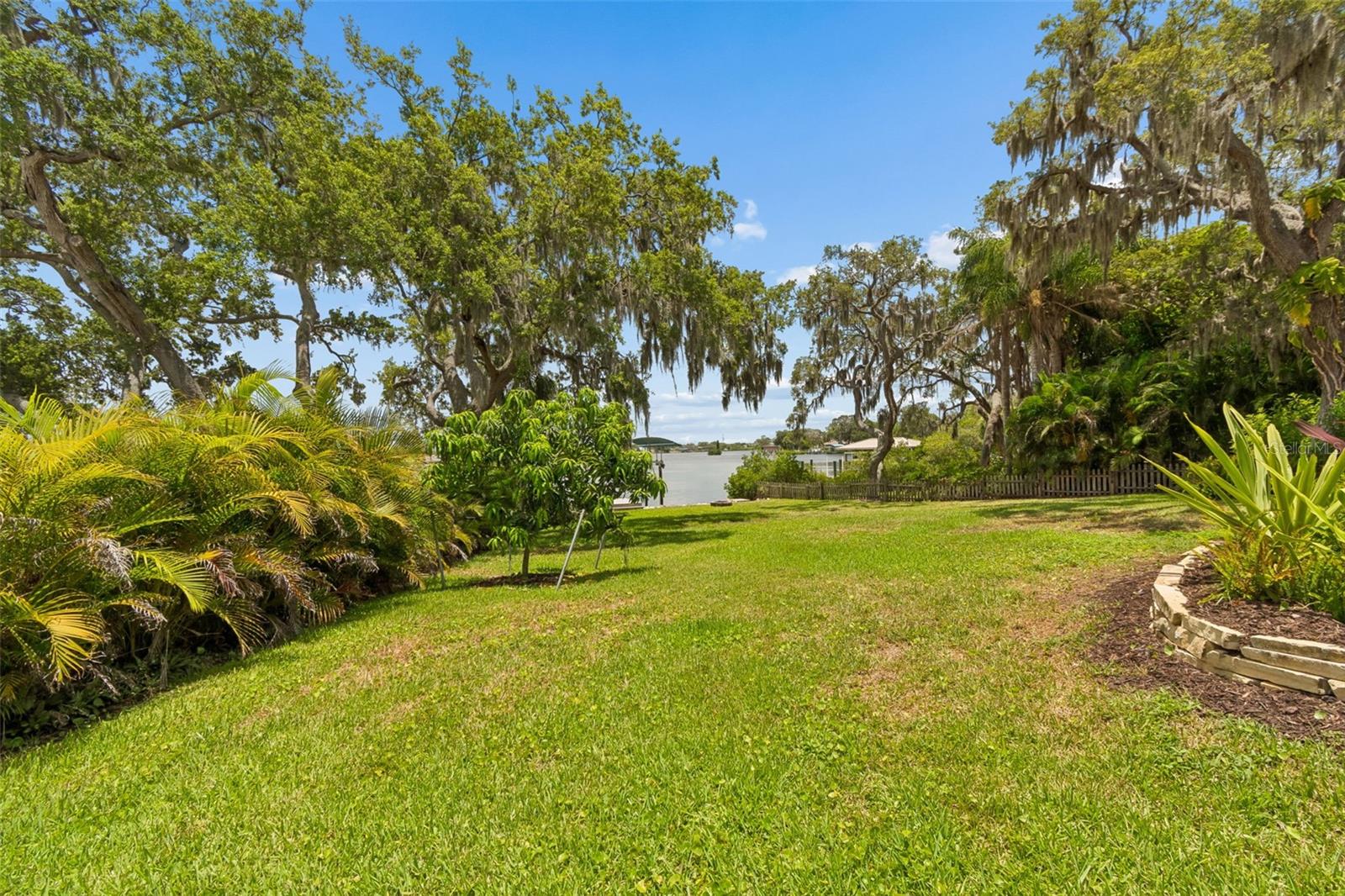904 BAYSHORE DR — photo 51