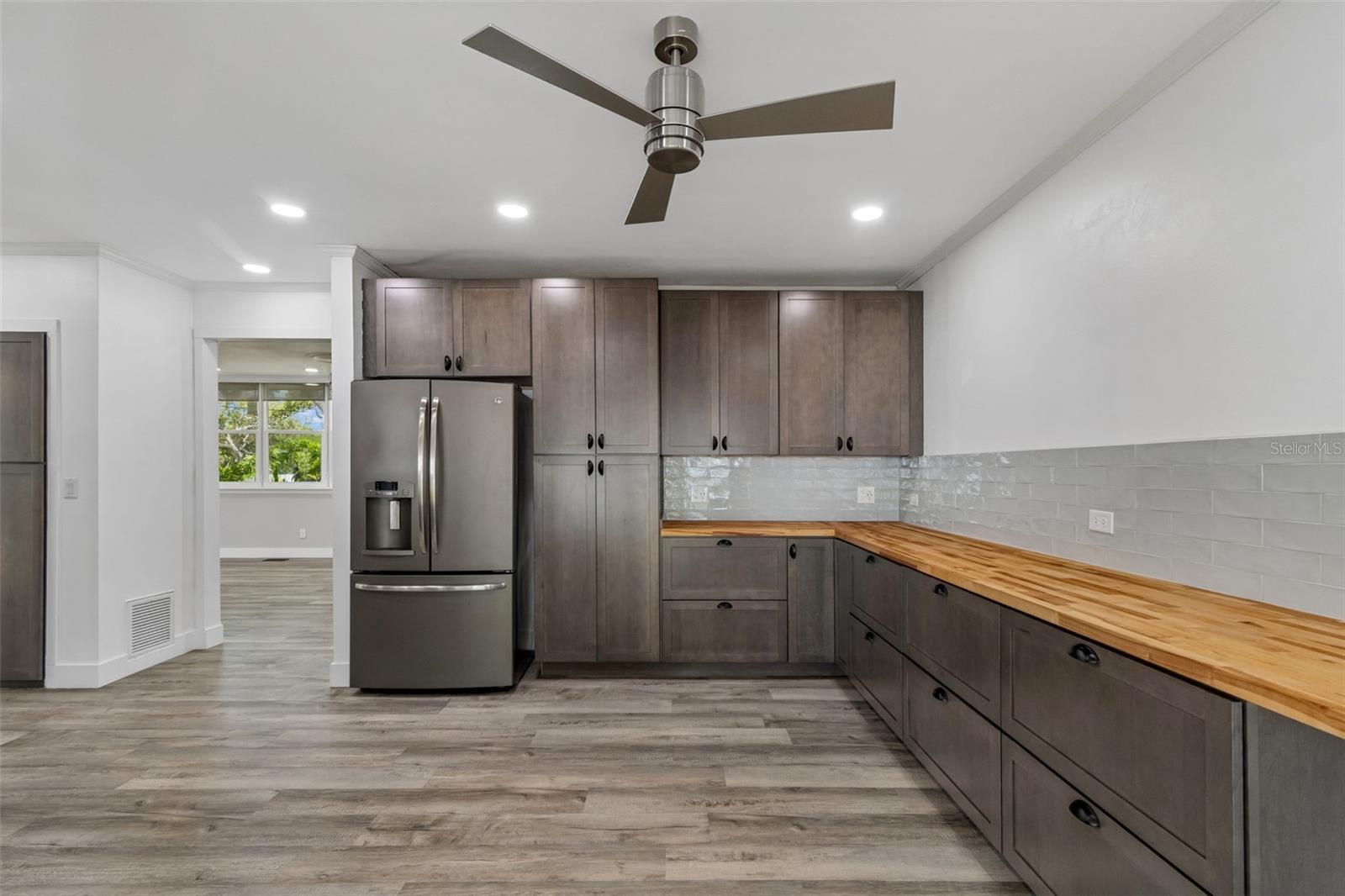 904 BAYSHORE DR — photo 15