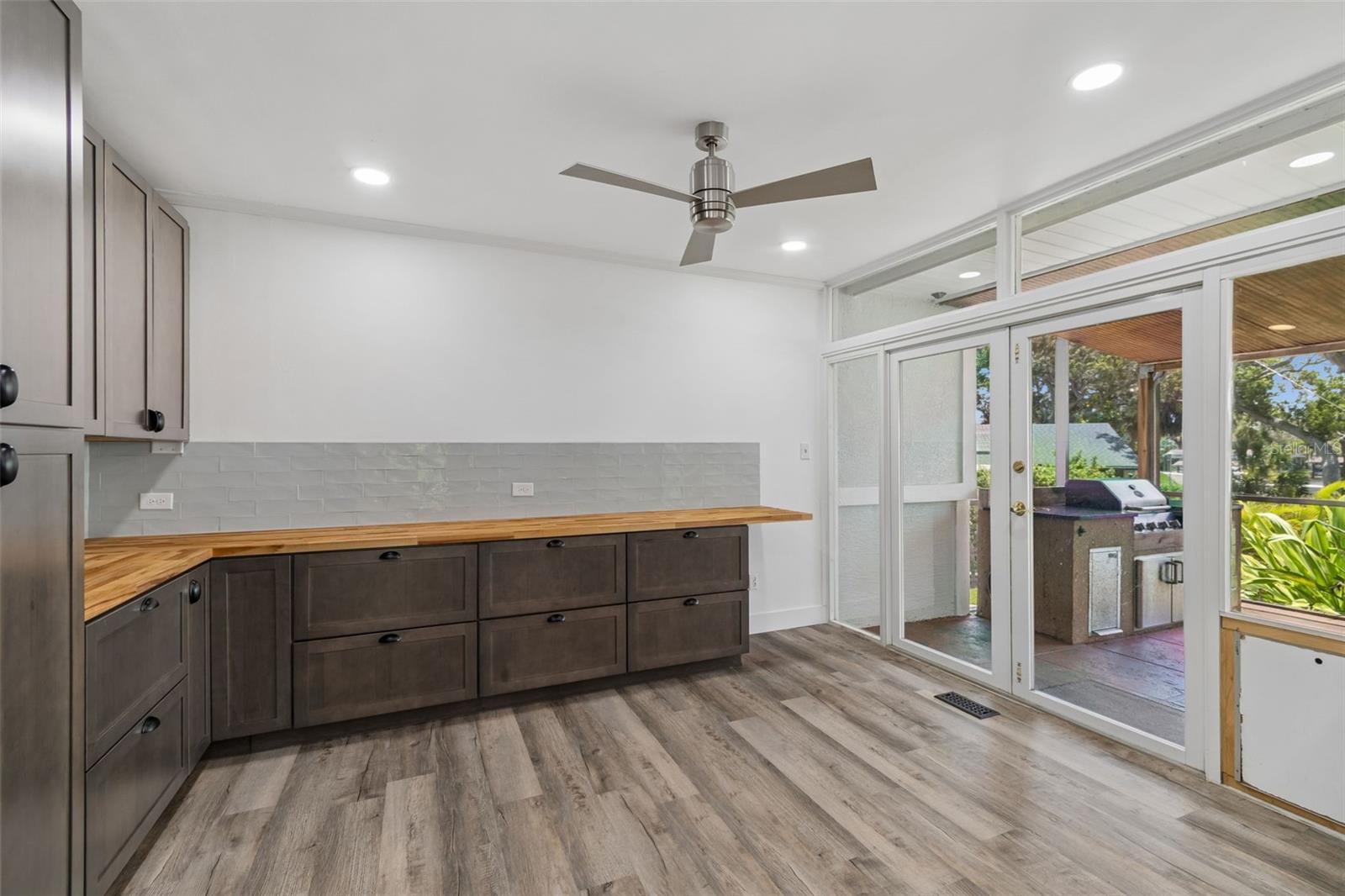 904 BAYSHORE DR — photo 14
