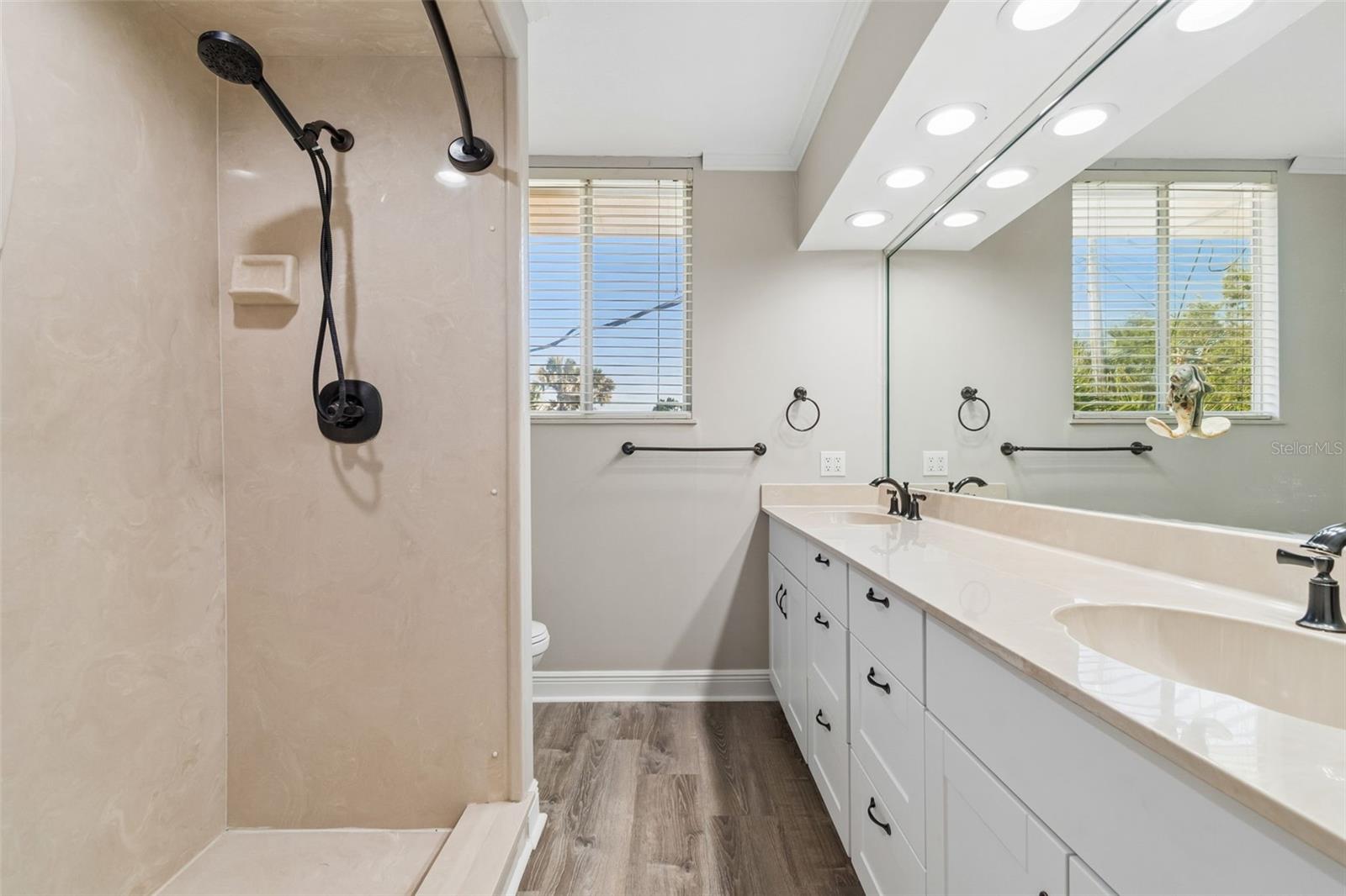 904 BAYSHORE DR — photo 24