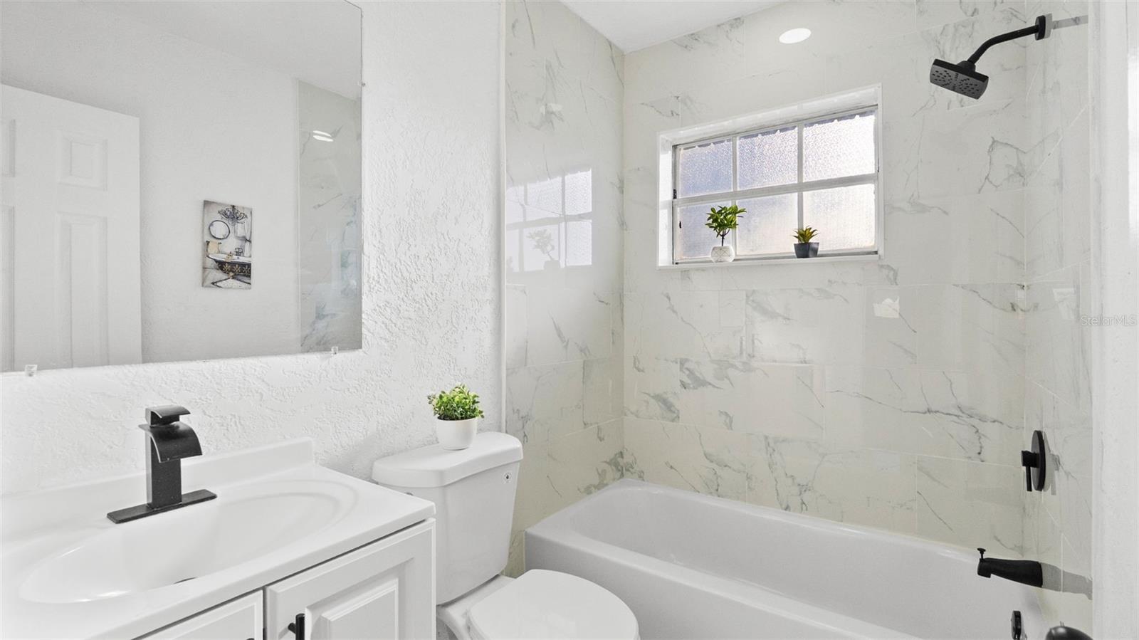 310 COUNTRY CLUB DR — photo 26