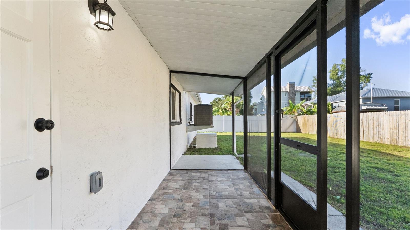 310 COUNTRY CLUB DR — photo 28