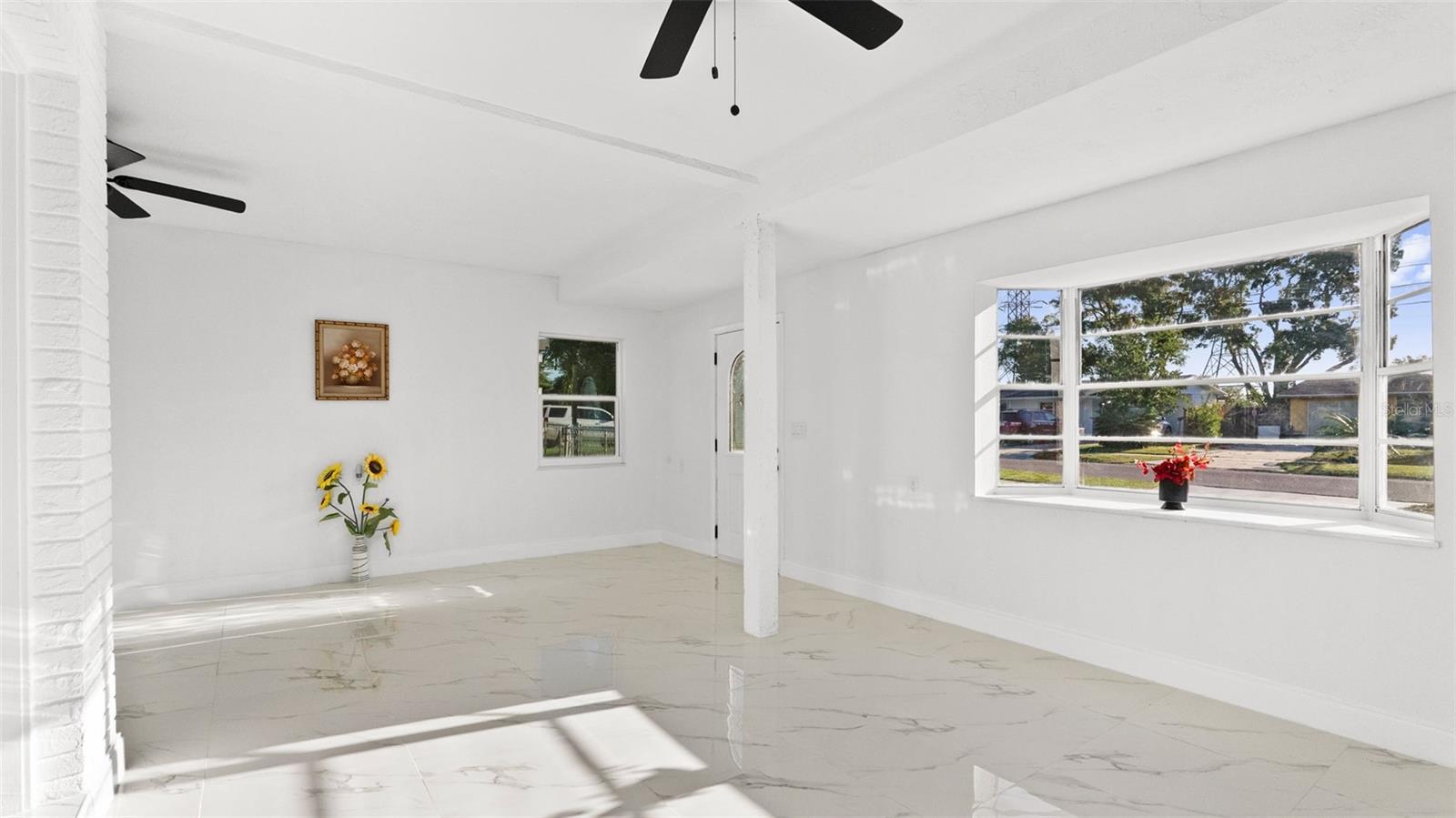 310 COUNTRY CLUB DR — photo 10