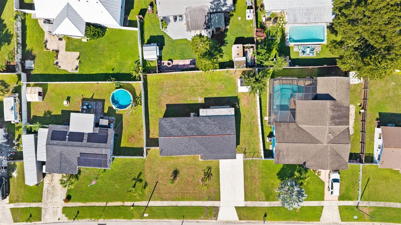 310 COUNTRY CLUB DR — photo 37