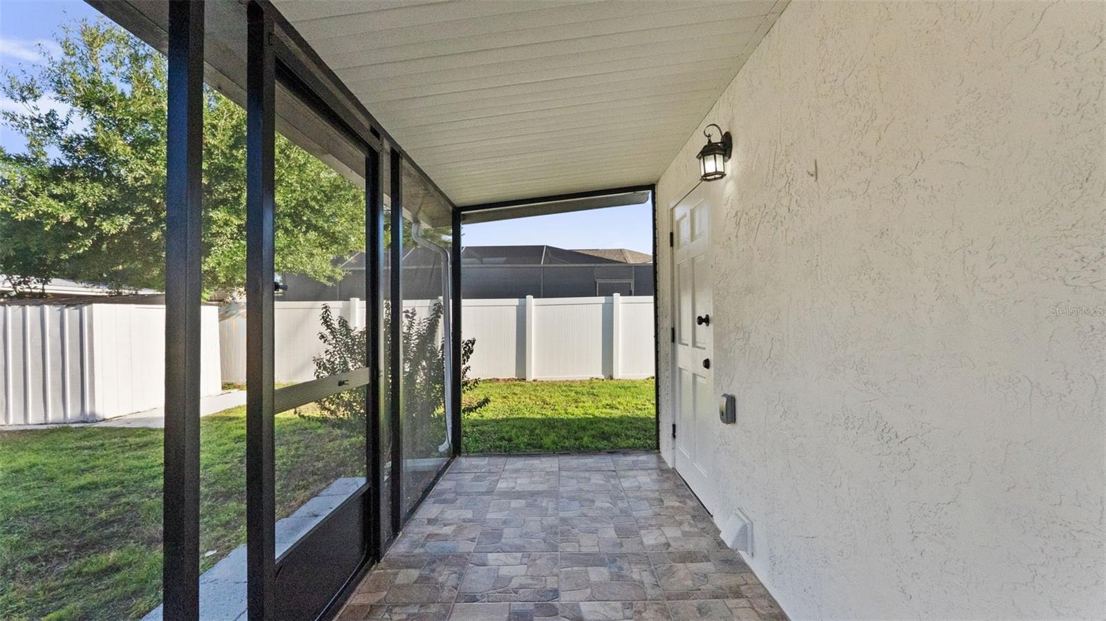 310 COUNTRY CLUB DR — photo 29