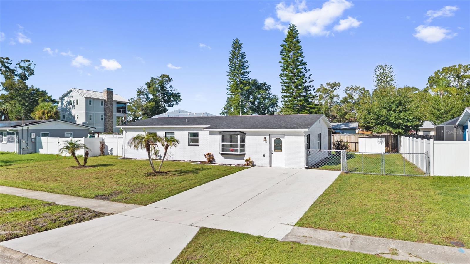 310 COUNTRY CLUB DR — photo 3