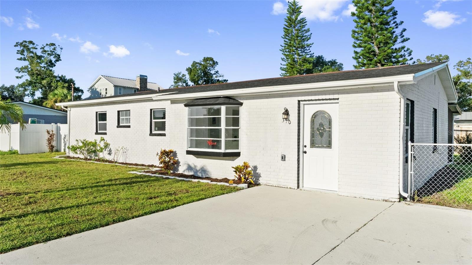 310 COUNTRY CLUB DR — photo 34
