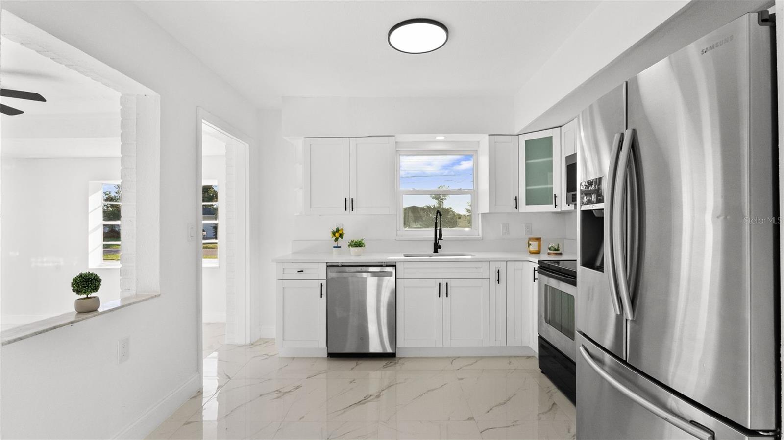 310 COUNTRY CLUB DR — photo 14