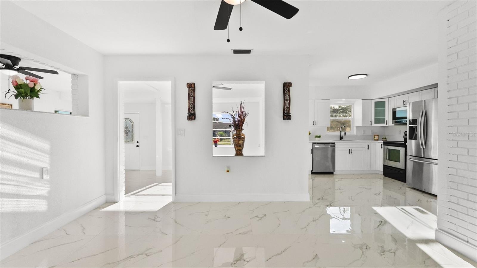 310 COUNTRY CLUB DR — photo 13