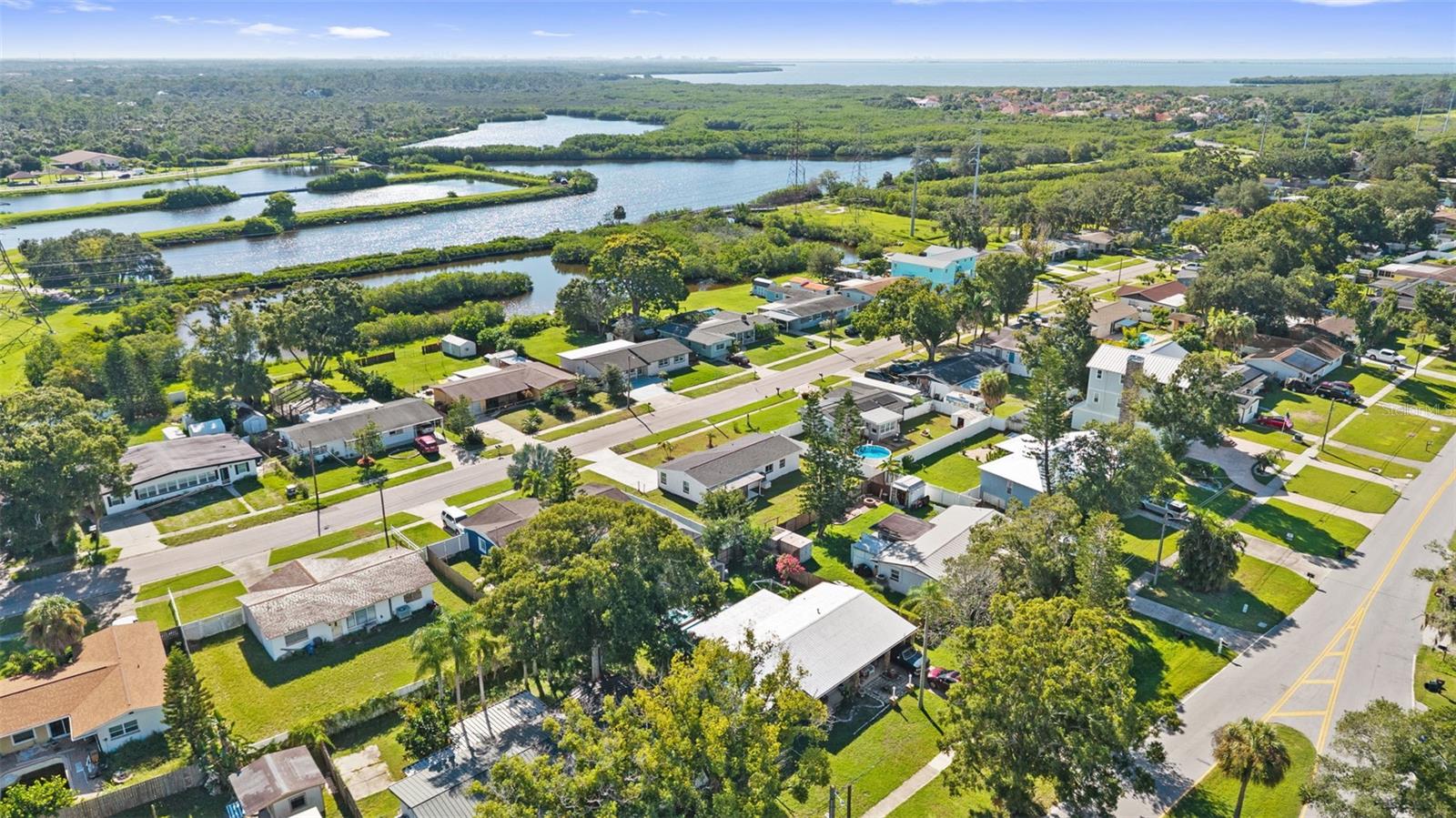 310 COUNTRY CLUB DR — photo 42