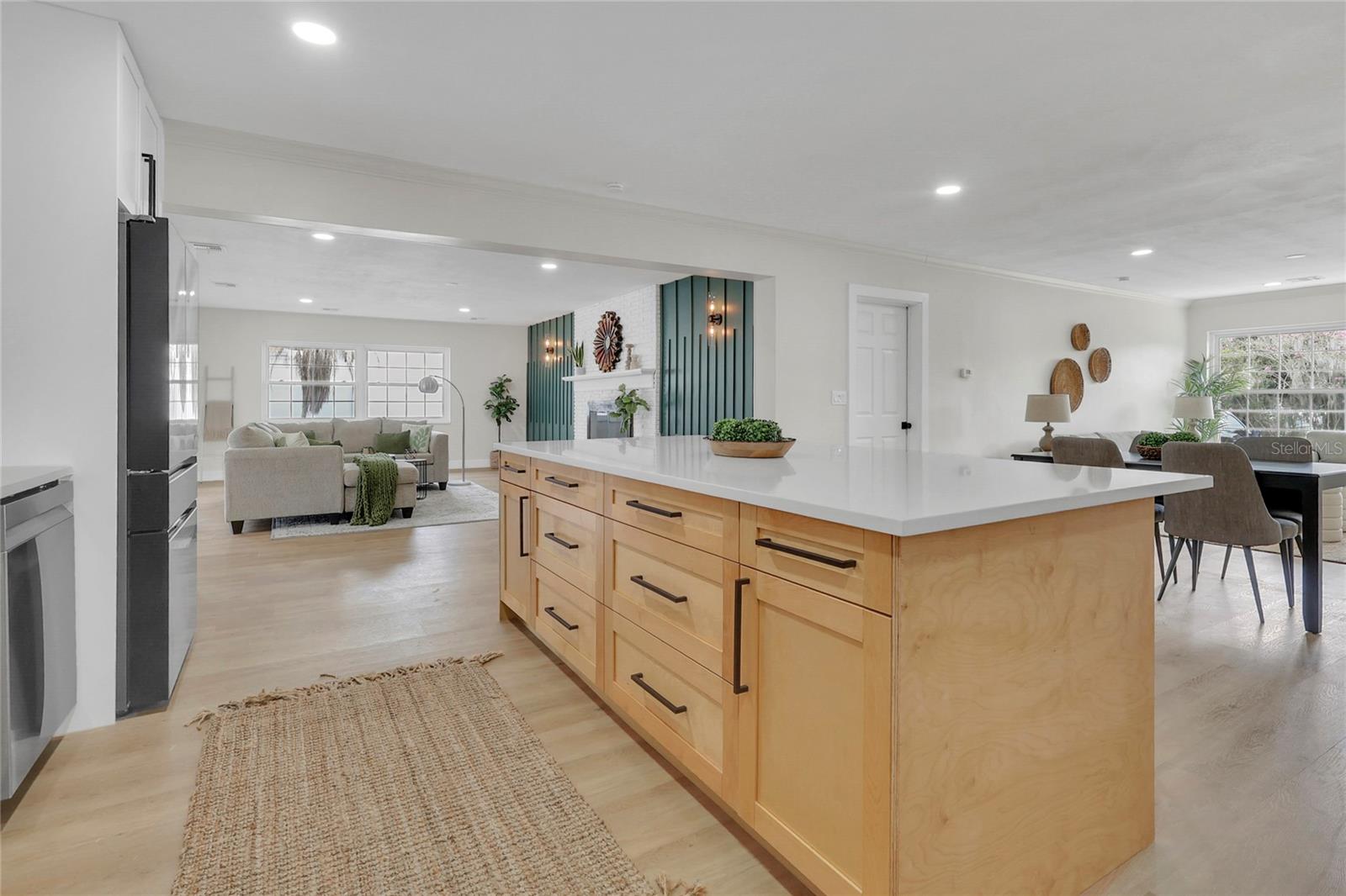 5627 OAKLAND DR — photo 13
