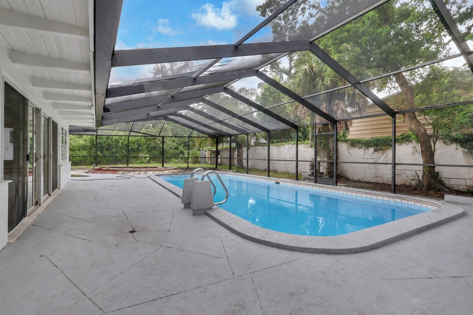 5627 OAKLAND DR — photo 38