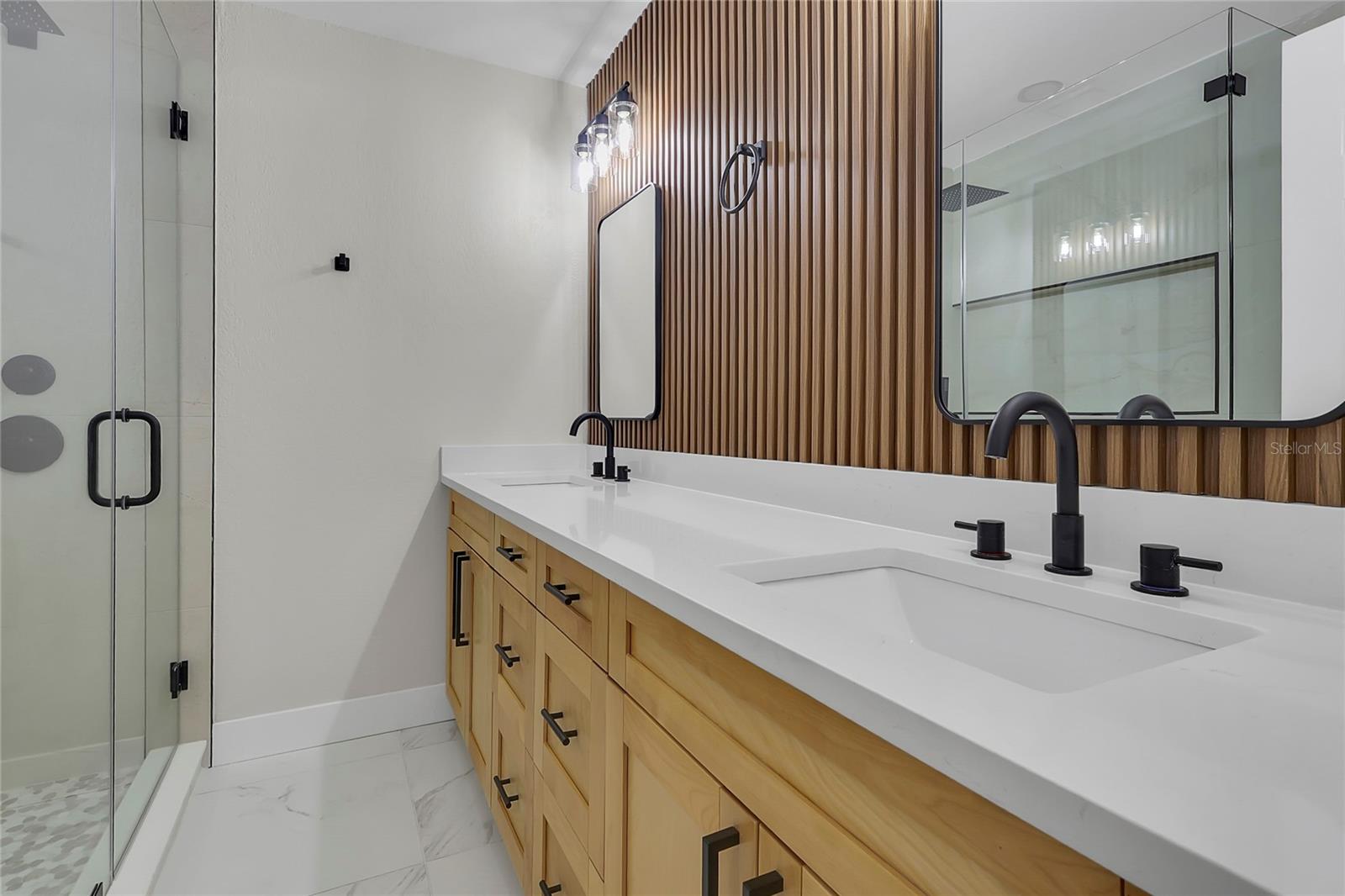 5627 OAKLAND DR — photo 29