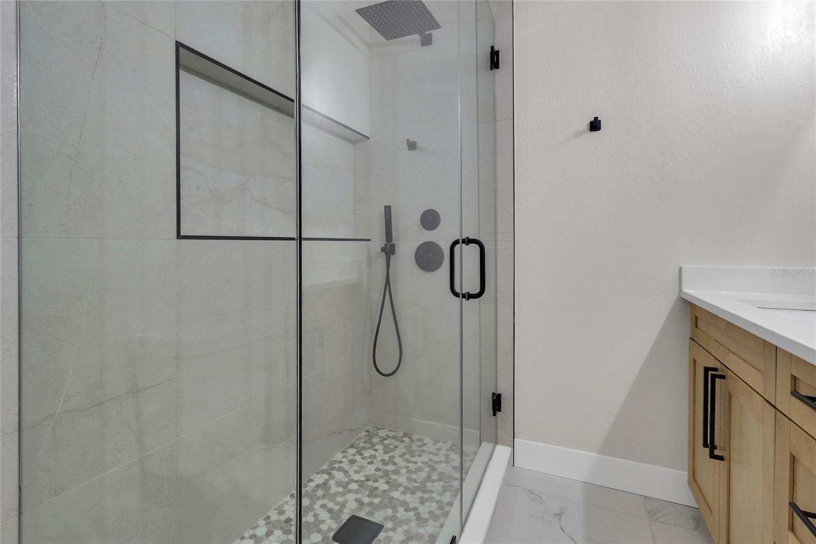 5627 OAKLAND DR — photo 30