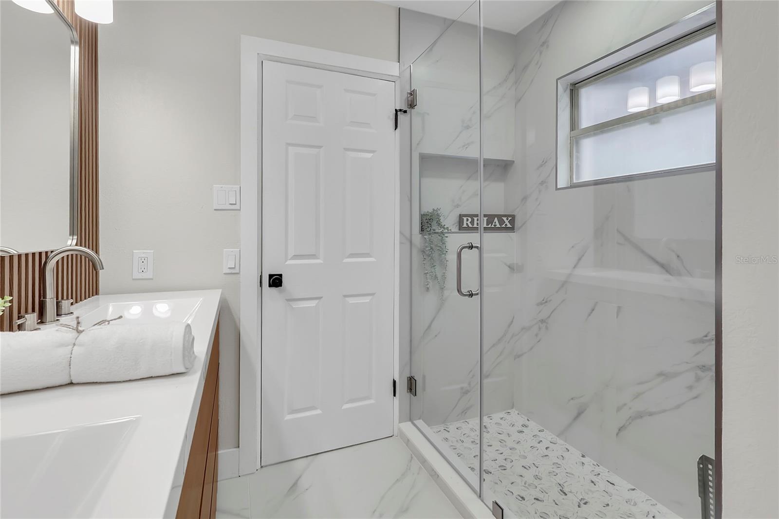 5627 OAKLAND DR — photo 25