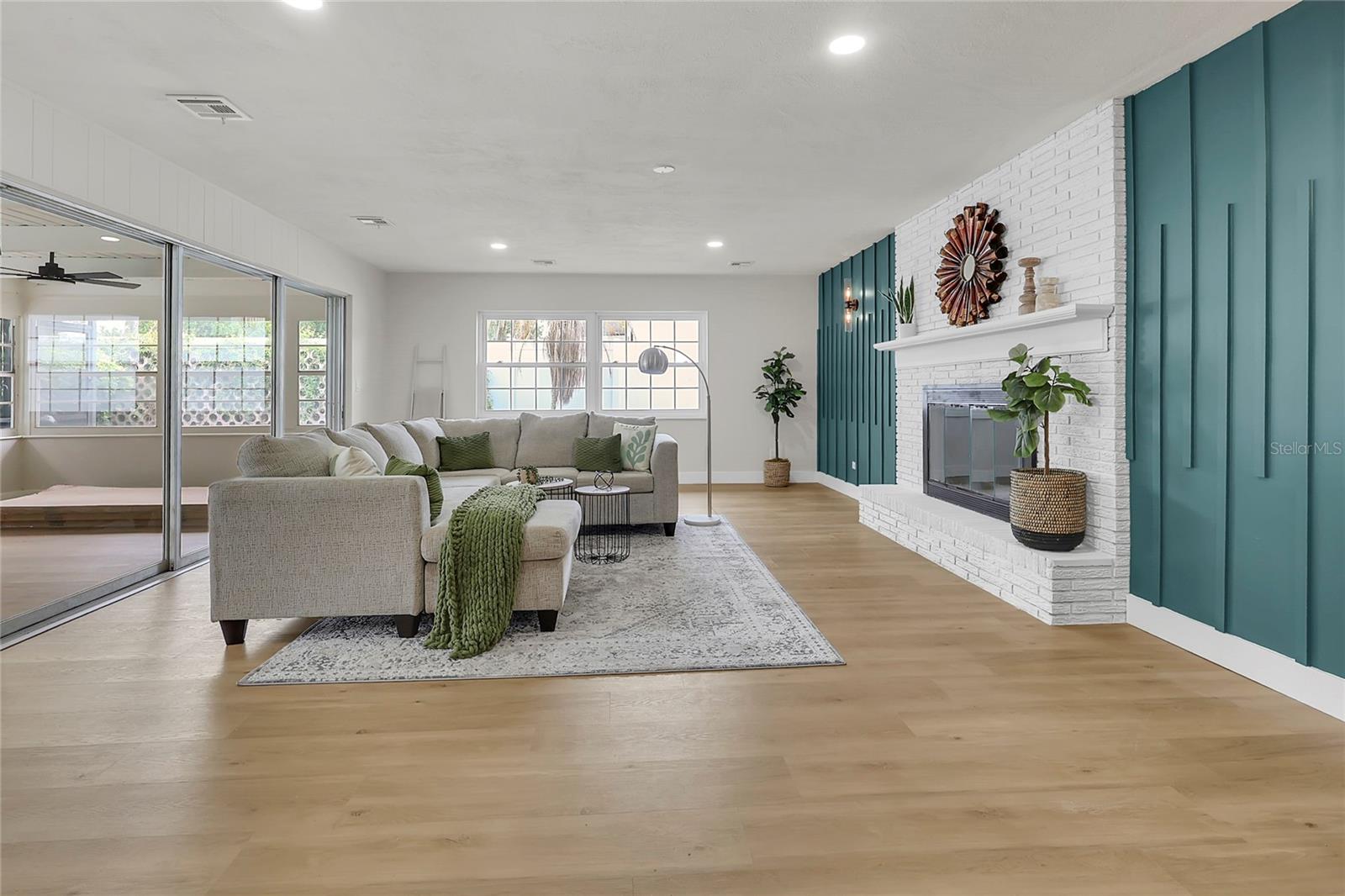 5627 OAKLAND DR — photo 14