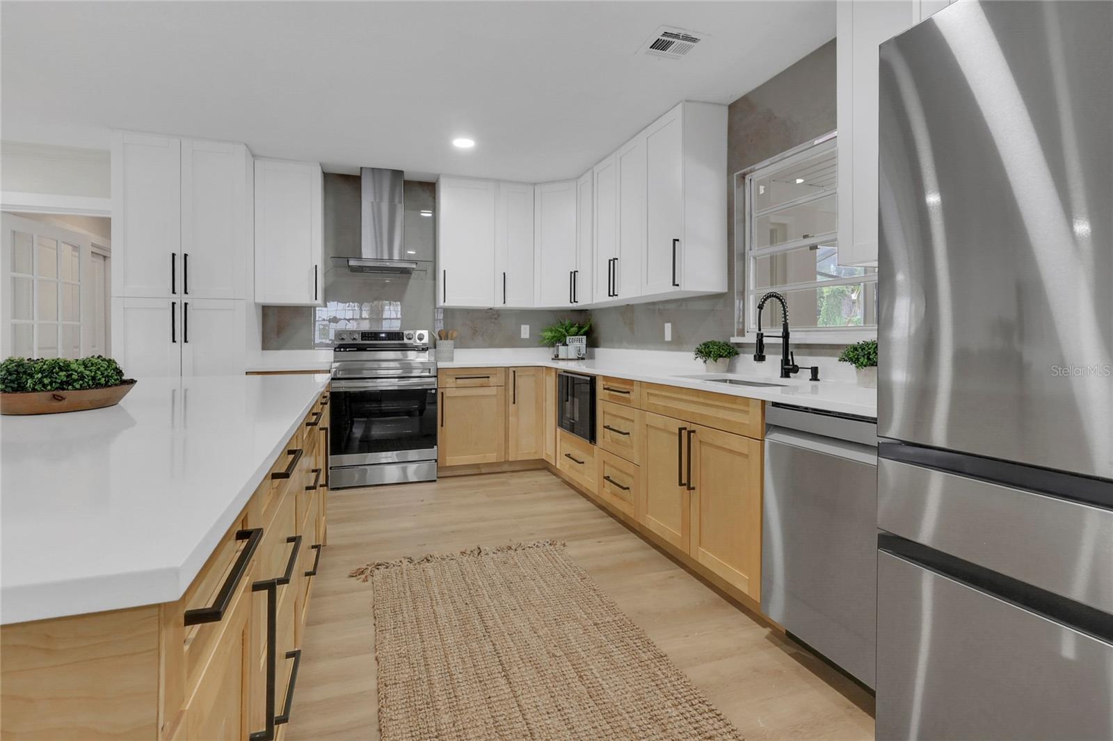 5627 OAKLAND DR — photo 9