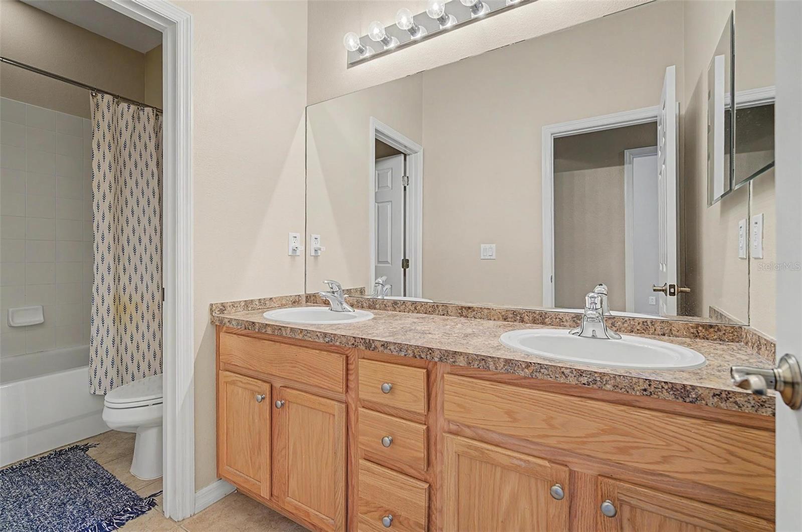 2145 PARK CRESCENT DR — photo 16