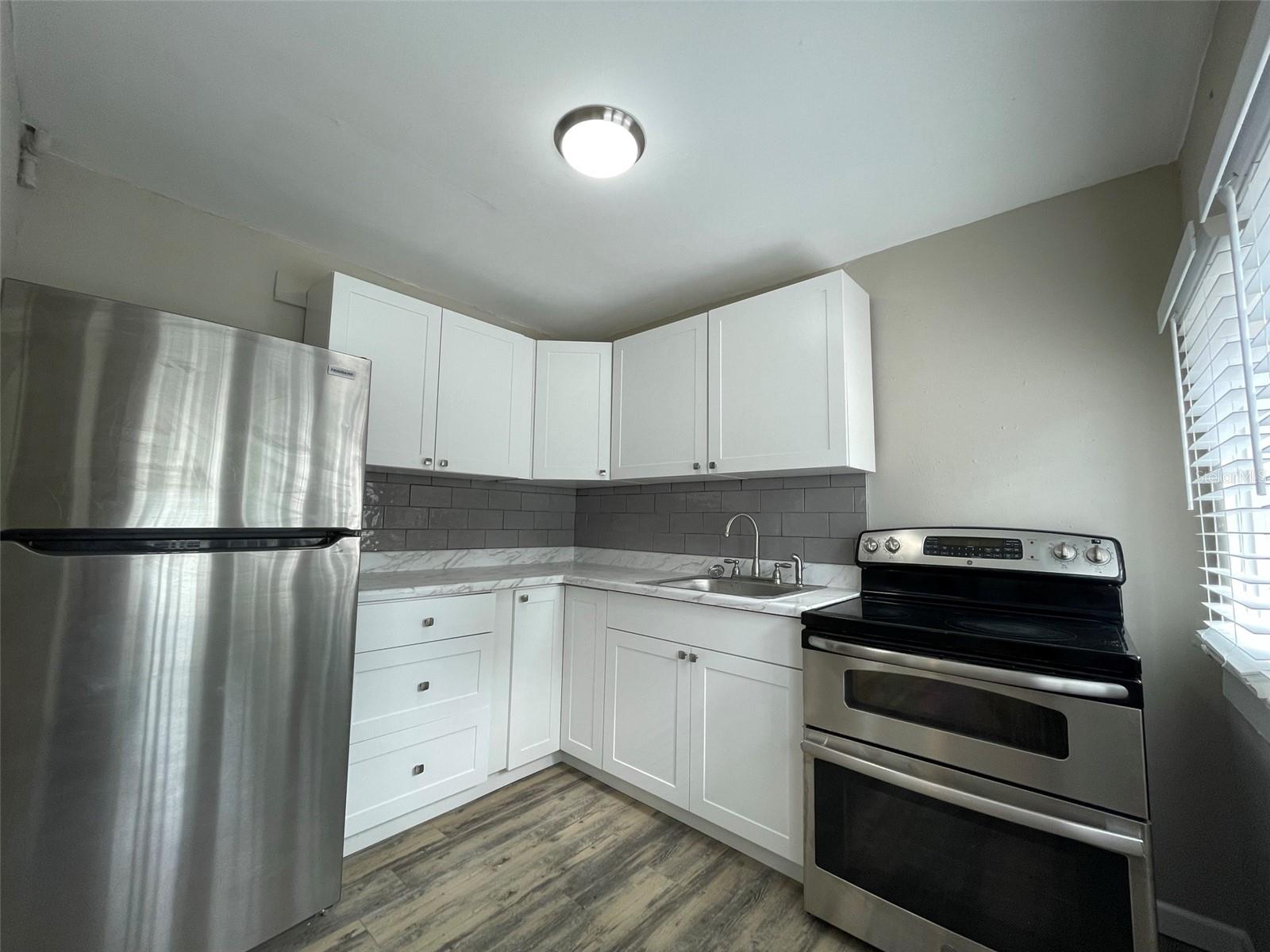 1028 E 17TH AVE — photo 23