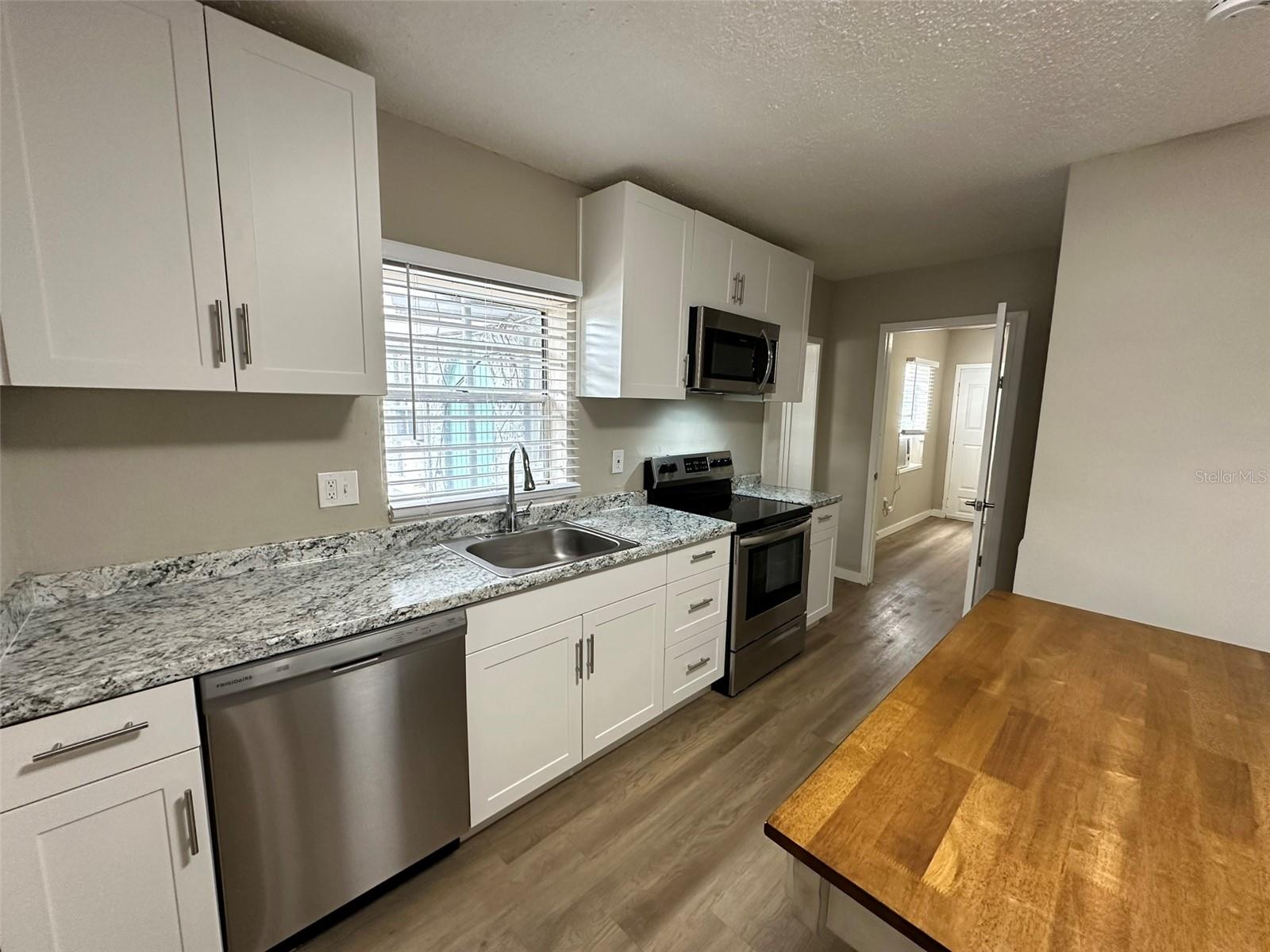 1028 E 17TH AVE — photo 10