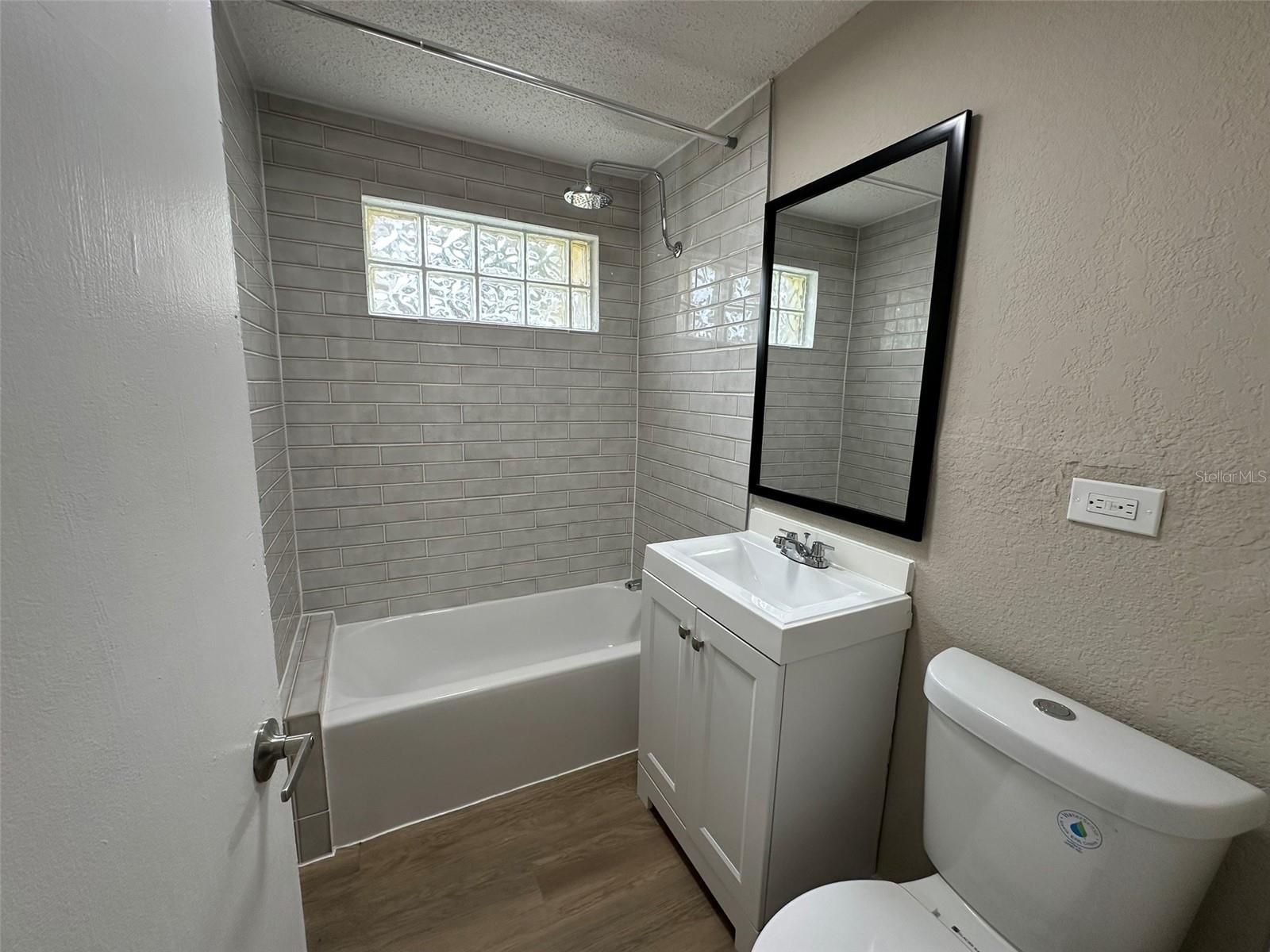 1028 E 17TH AVE — photo 15