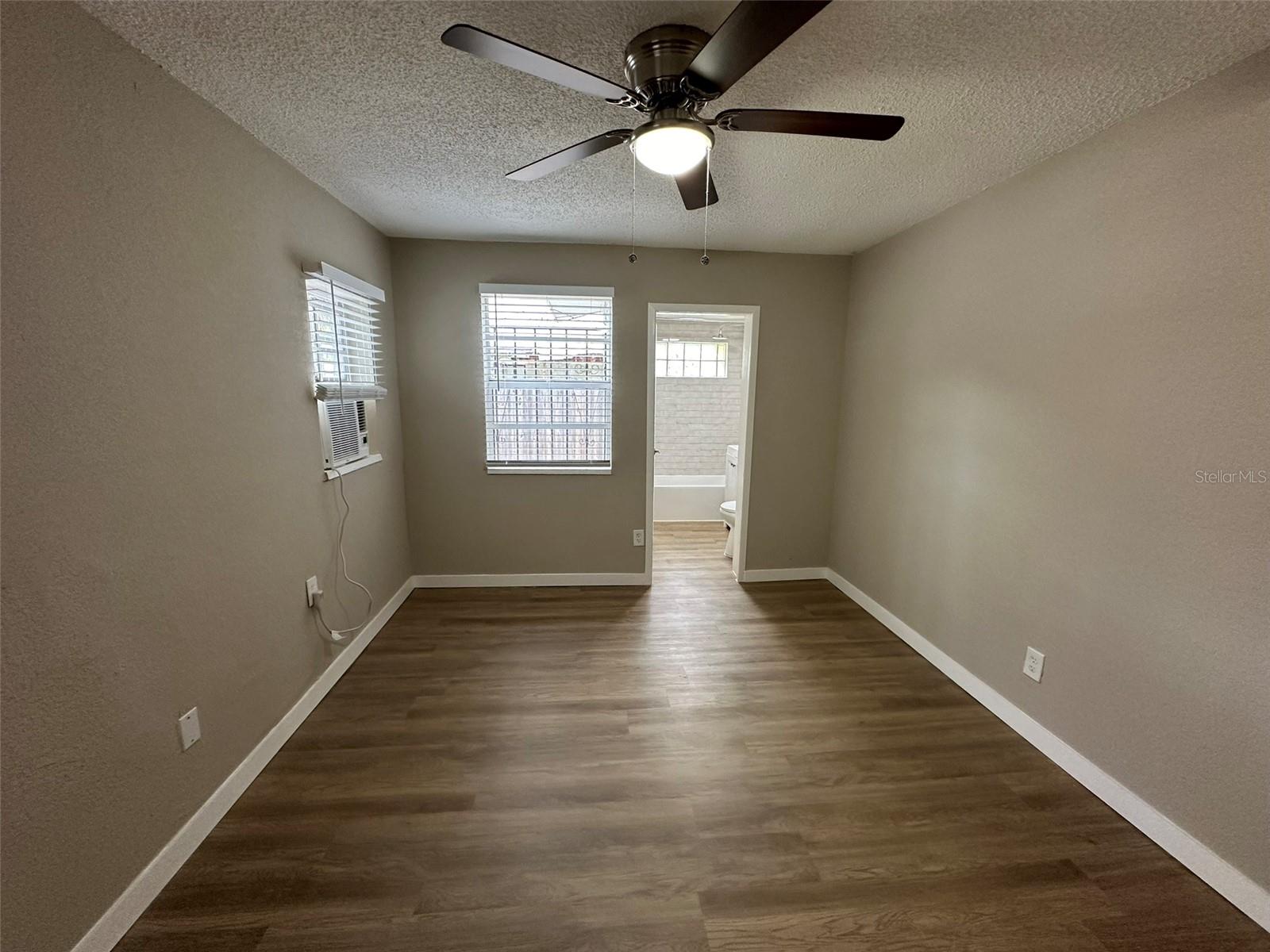 1028 E 17TH AVE — photo 13