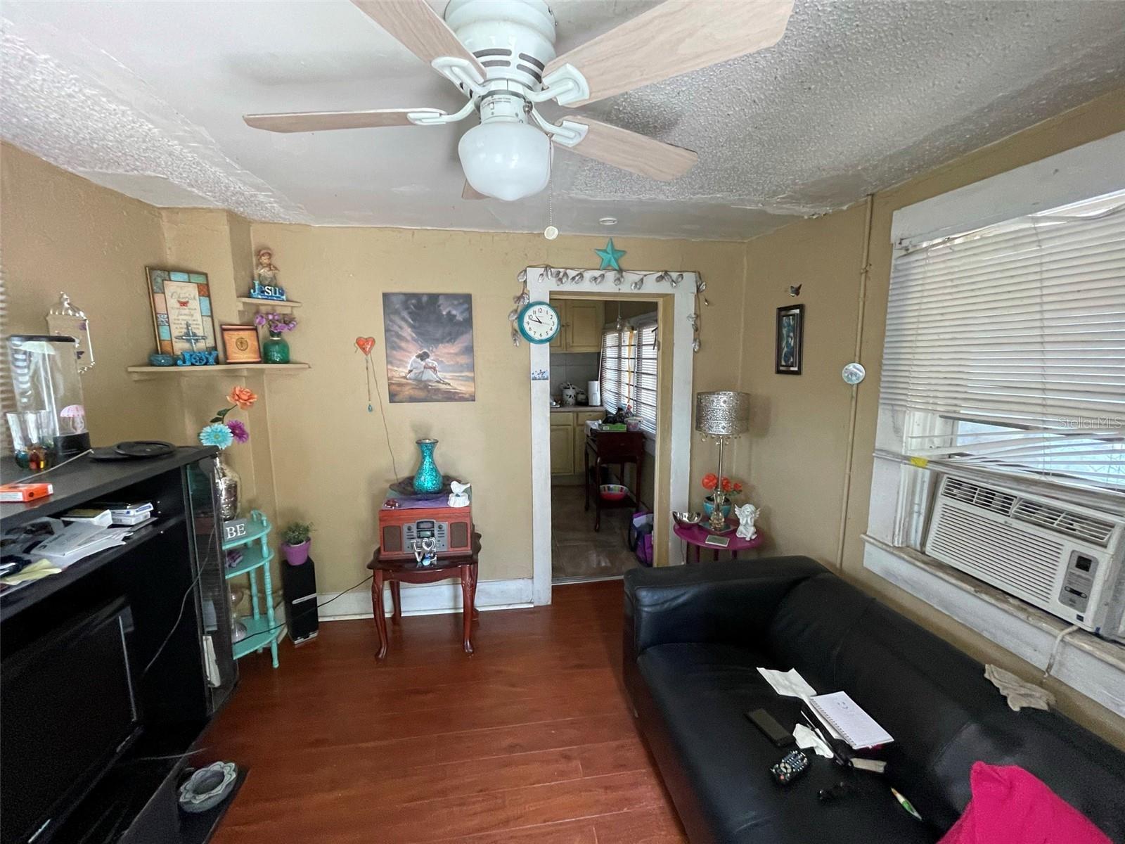 1028 E 17TH AVE — photo 30