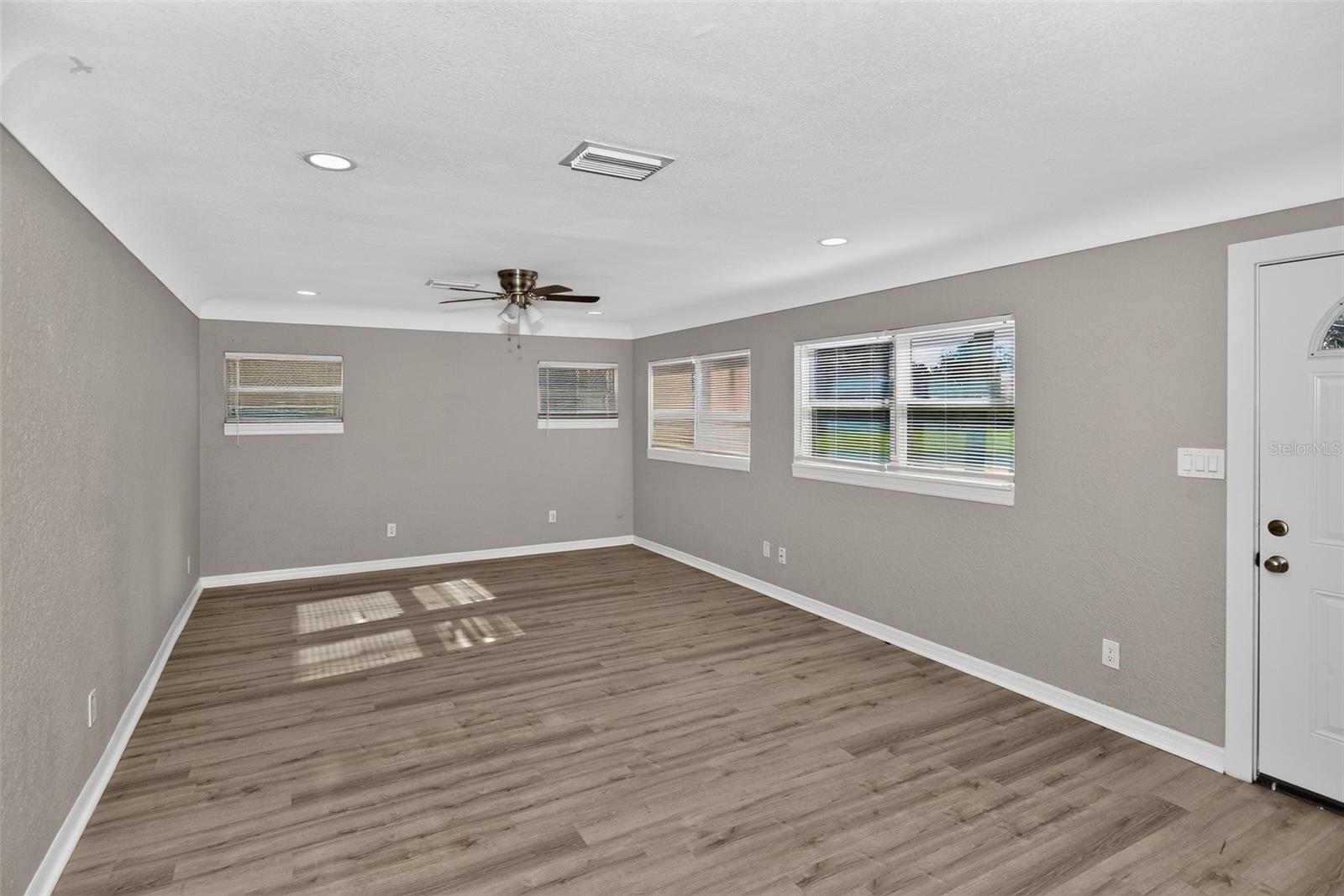 5131 ARAGON WAY S — photo 8
